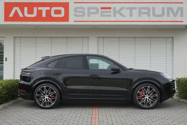 Porsche Cayenne view 6