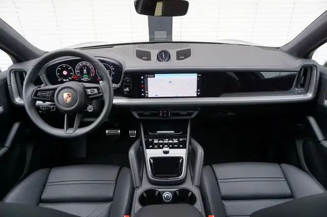 Porsche Cayenne view 13