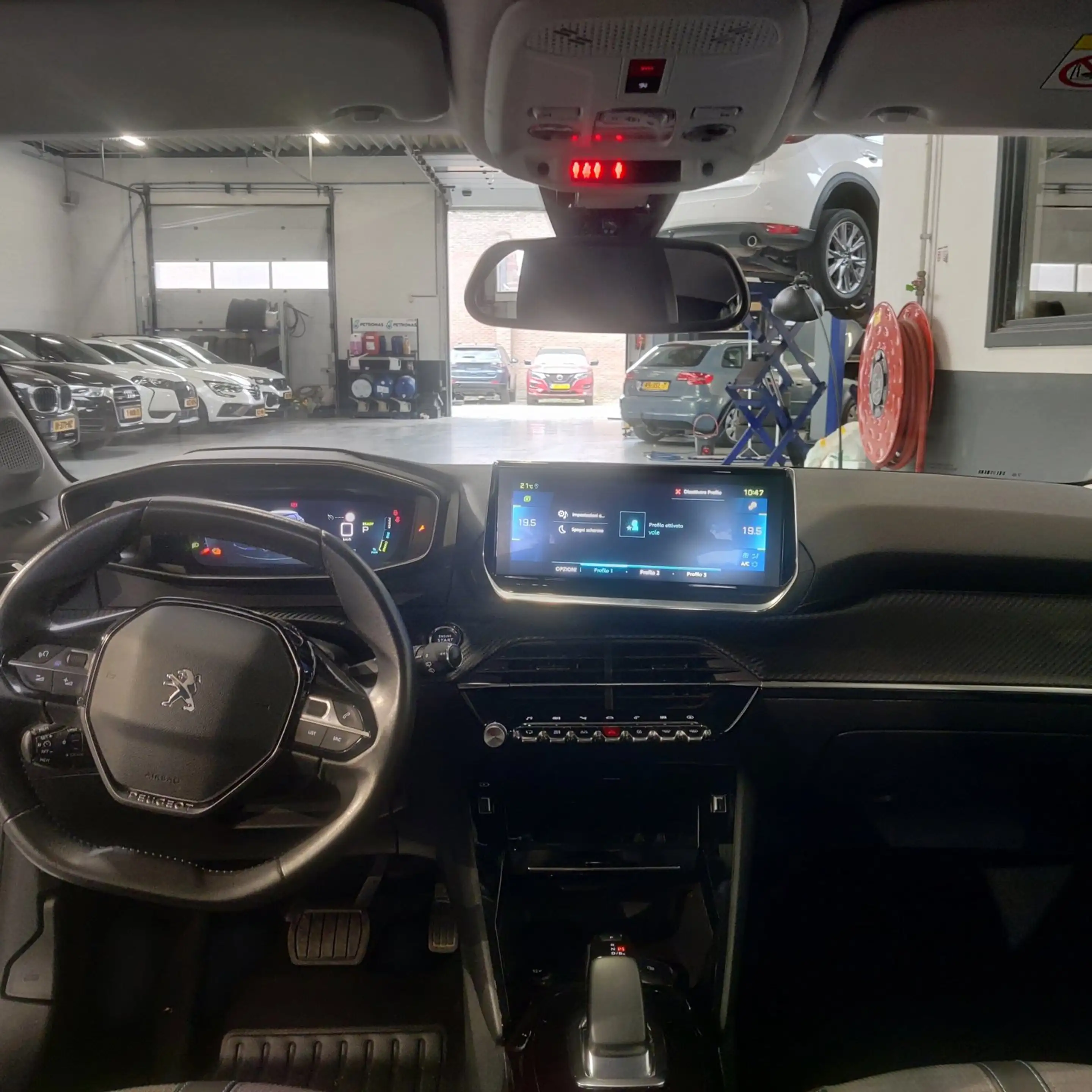 Peugeot e-208 EV Allure 50 kWh — photo 7