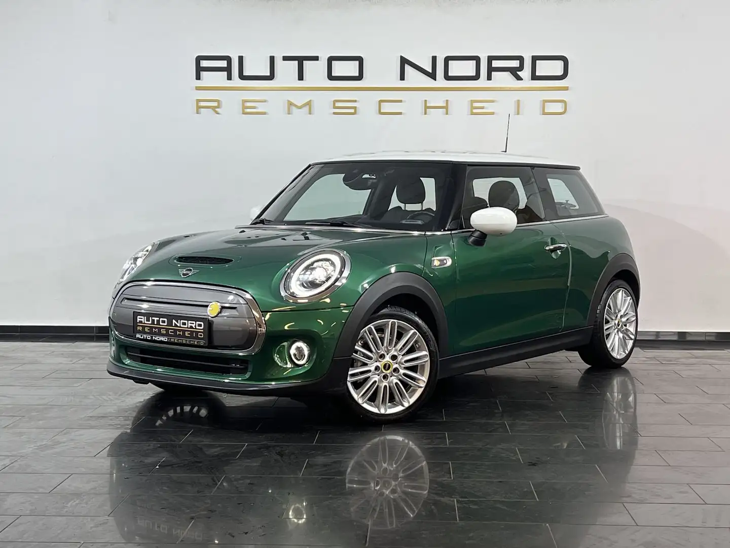 MINI Cooper SE Trim M *CarPlay*Kamera*RTTI*LED*1.Hand Grün - 1