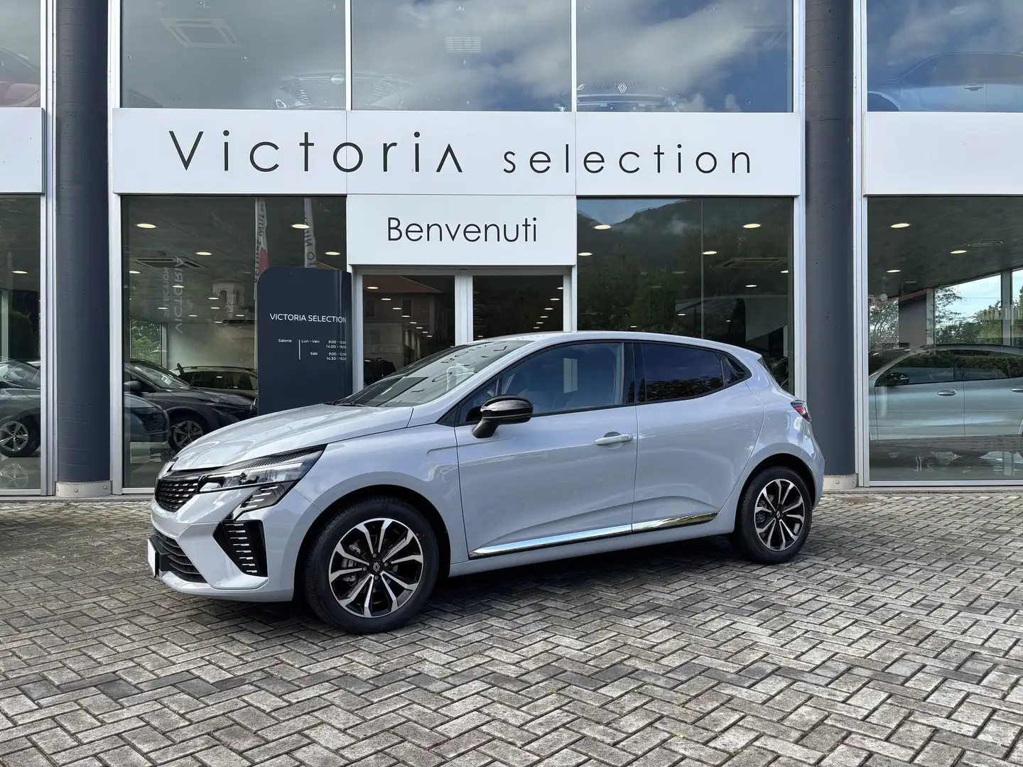 Renault Clio ECO-GPL 100 CV TECHNO KM0 C.MANUALE NEOPATENTATI Gris - 1