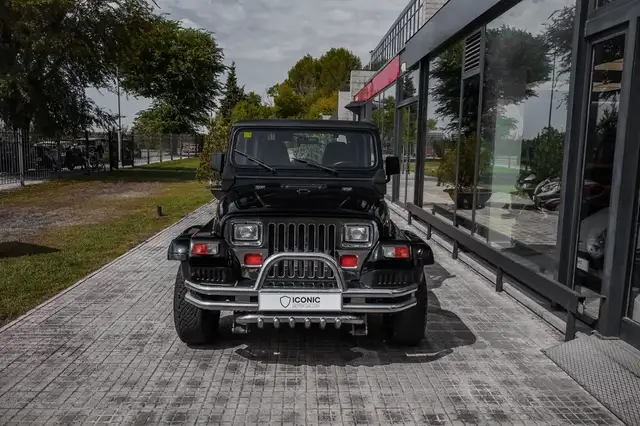 Jeep Wrangler view 3