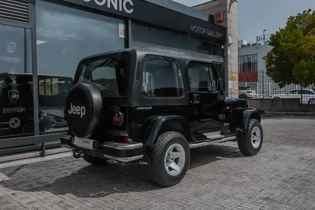 Jeep Wrangler view 7