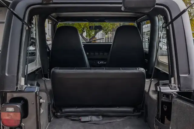 Jeep Wrangler view 15