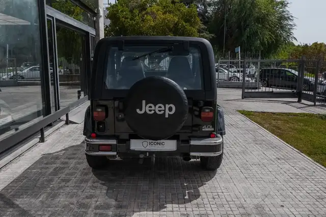 Jeep Wrangler view 9