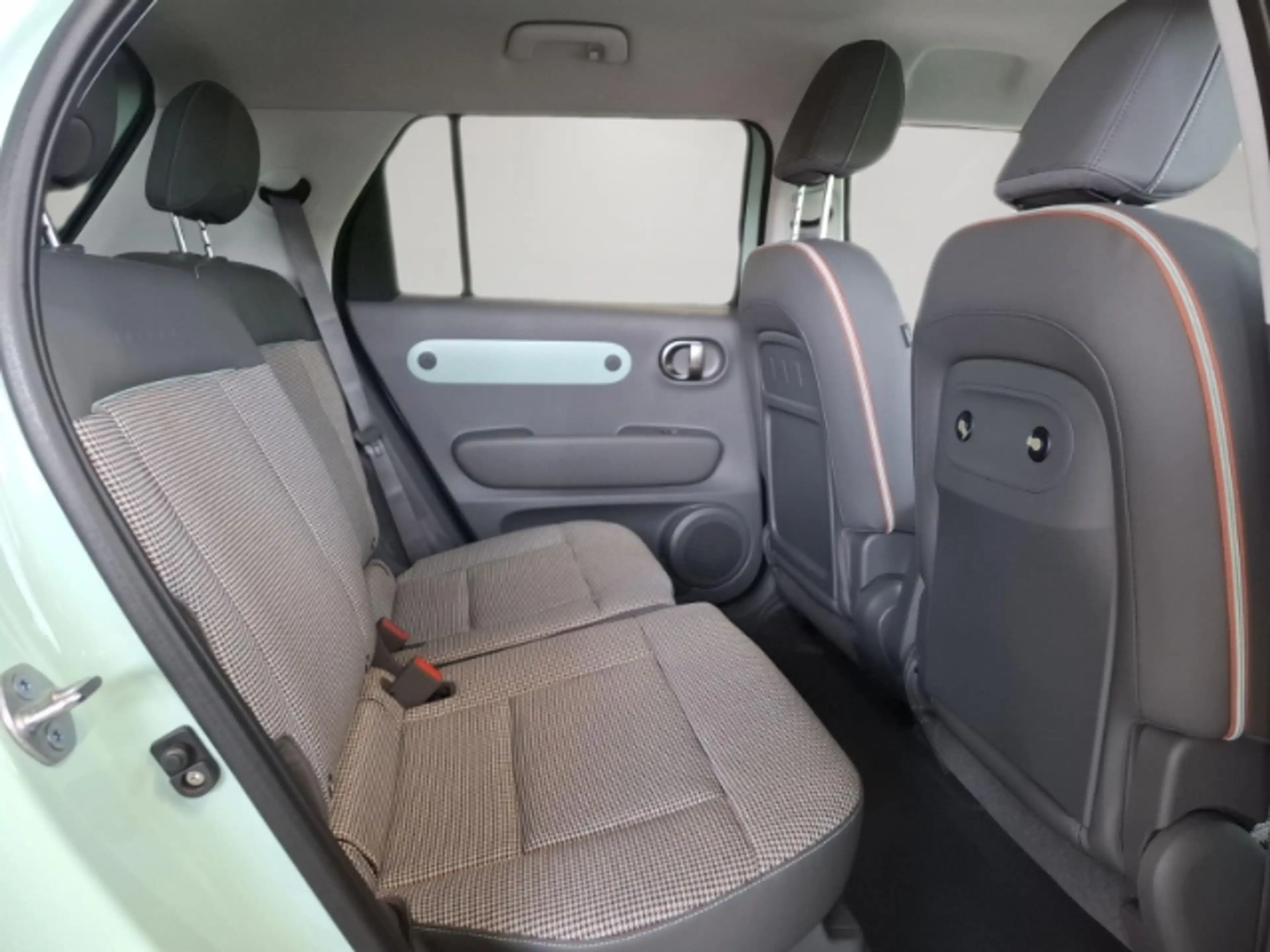 Hyundai Inster Lounge 49 kWh Wärmepumpe/Navi/Lenkrad/Sitzheizung/ — photo 13