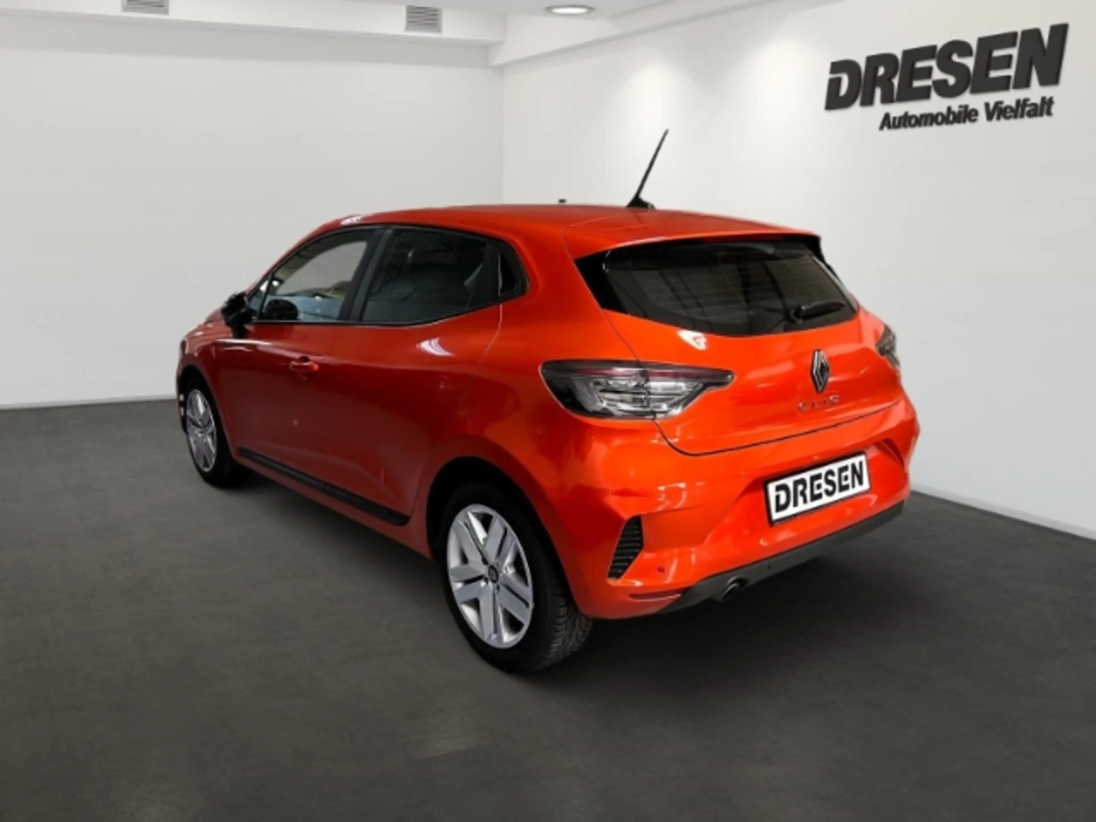 Renault Clio V 1.0 TCe 90 Evolution Navi+Sitzheizung+Rückfahrka — photo 4