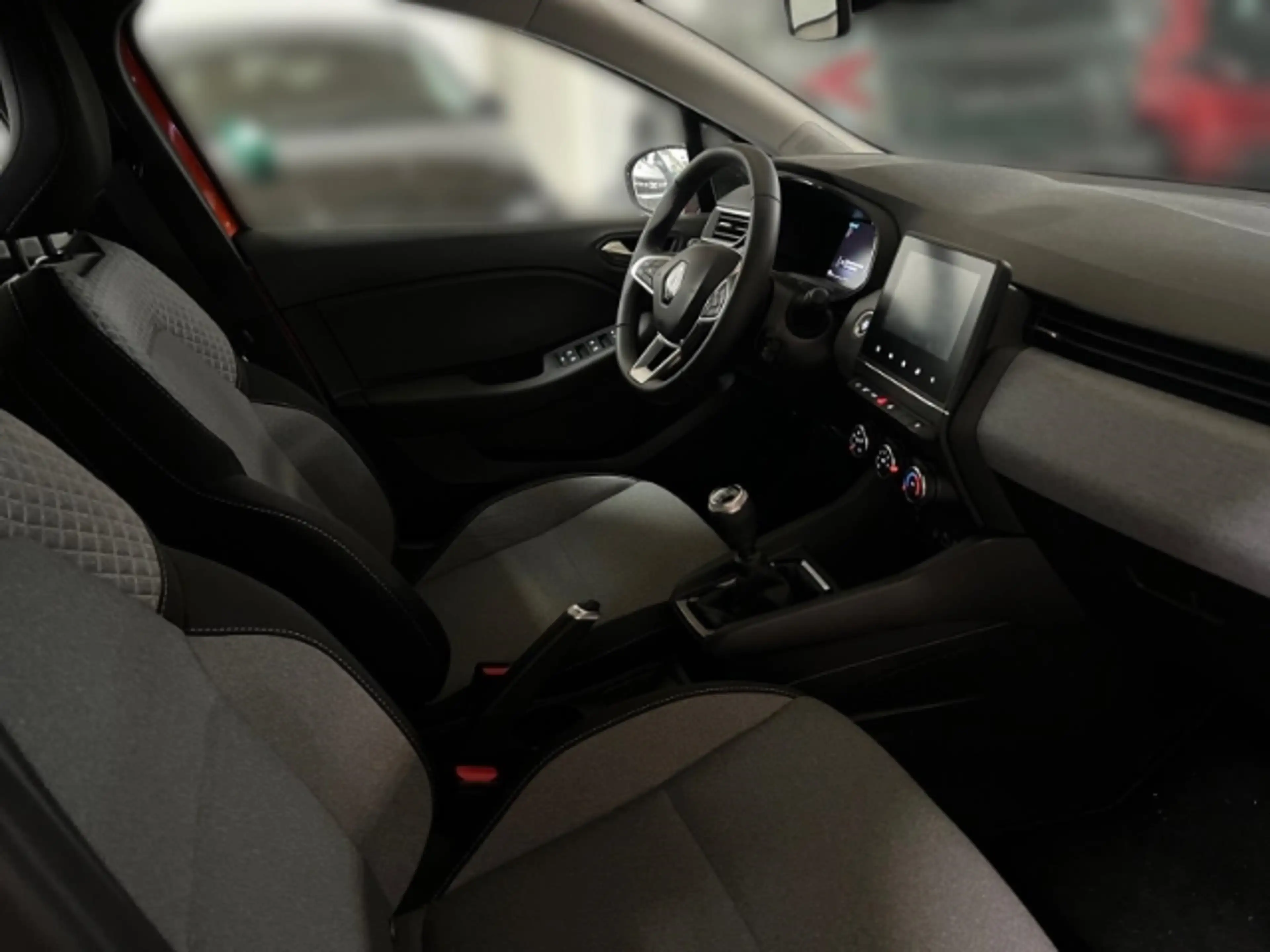 Renault Clio V 1.0 TCe 90 Evolution Navi+Sitzheizung+Rückfahrka — photo 13