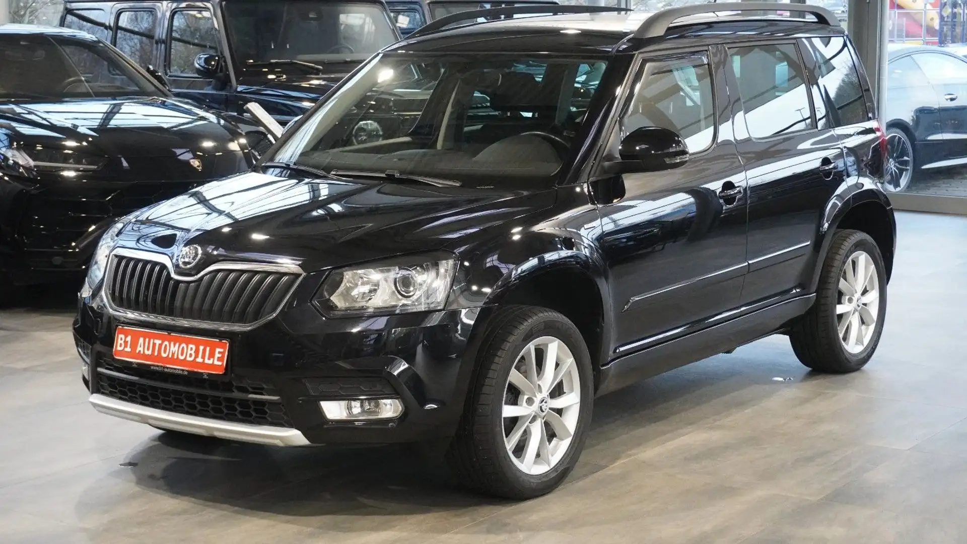 Skoda Yeti Drive 4x4 *AHK* KAMERA*XENON*SOUND*NAVI*LED Noir - 1