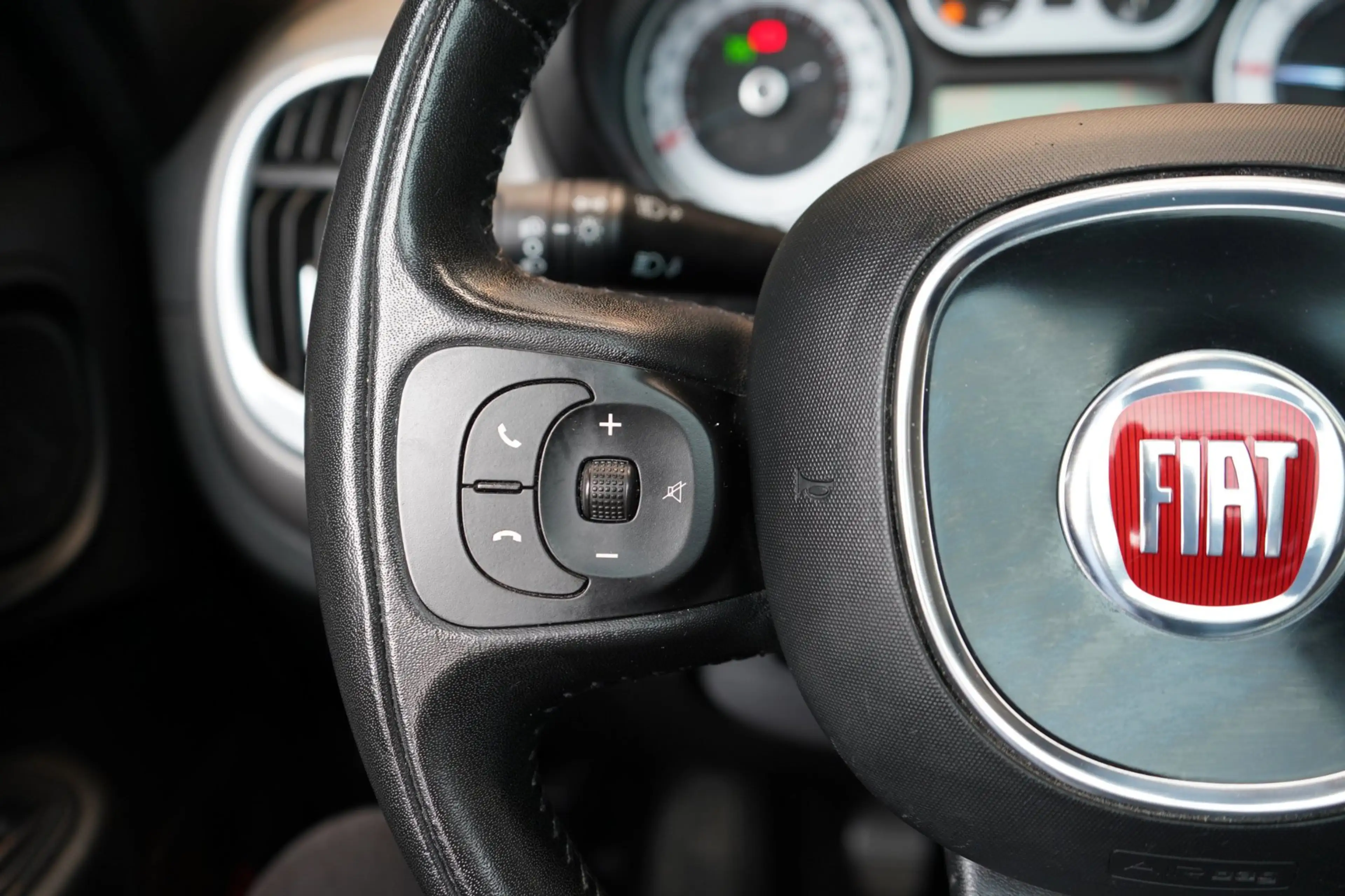 Fiat 500L Living 0.9 TwinAir PopStar | AIRCO | TREKHAAK | ST — photo 28
