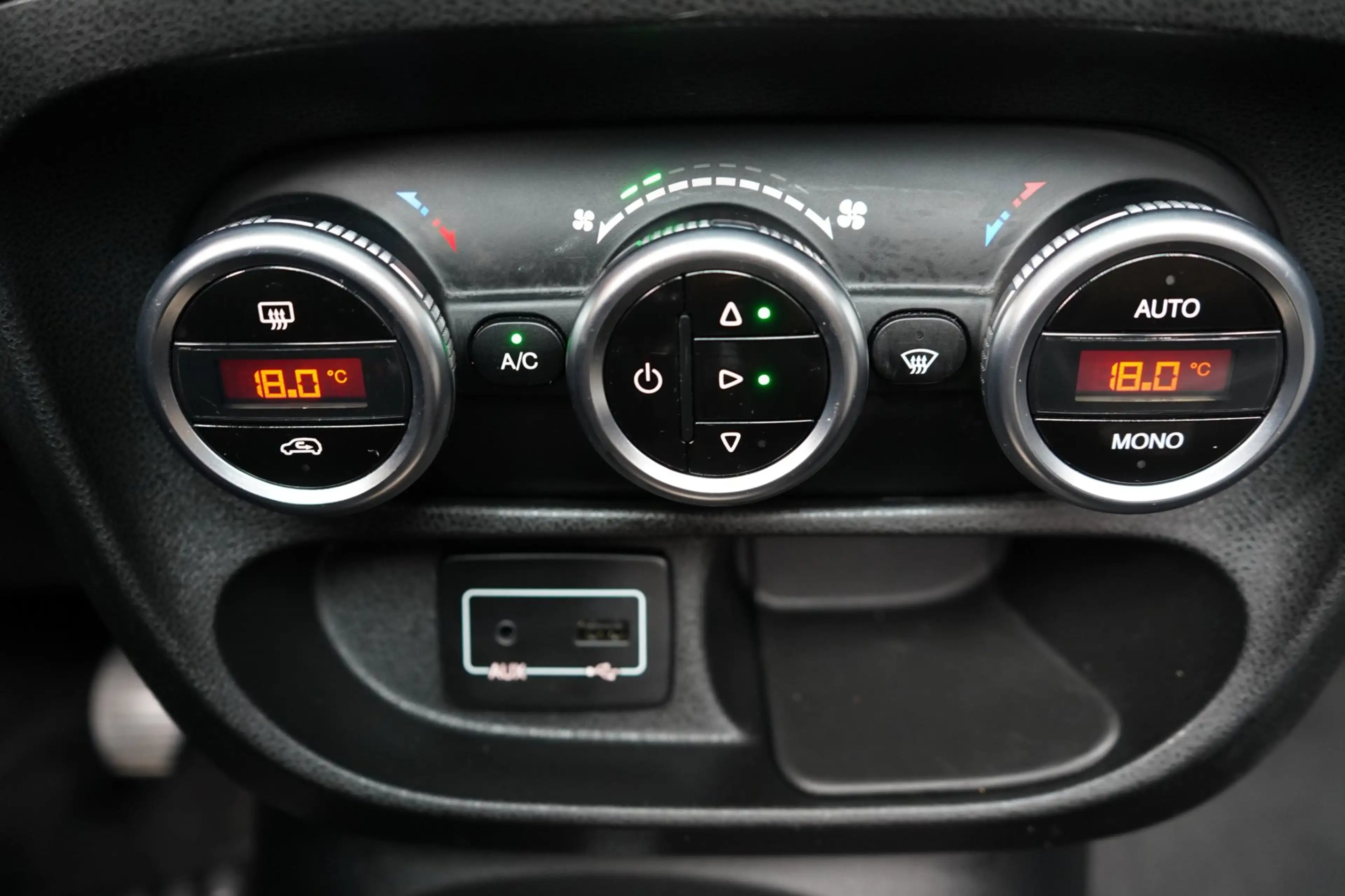 Fiat 500L Living 0.9 TwinAir PopStar | AIRCO | TREKHAAK | ST — photo 31