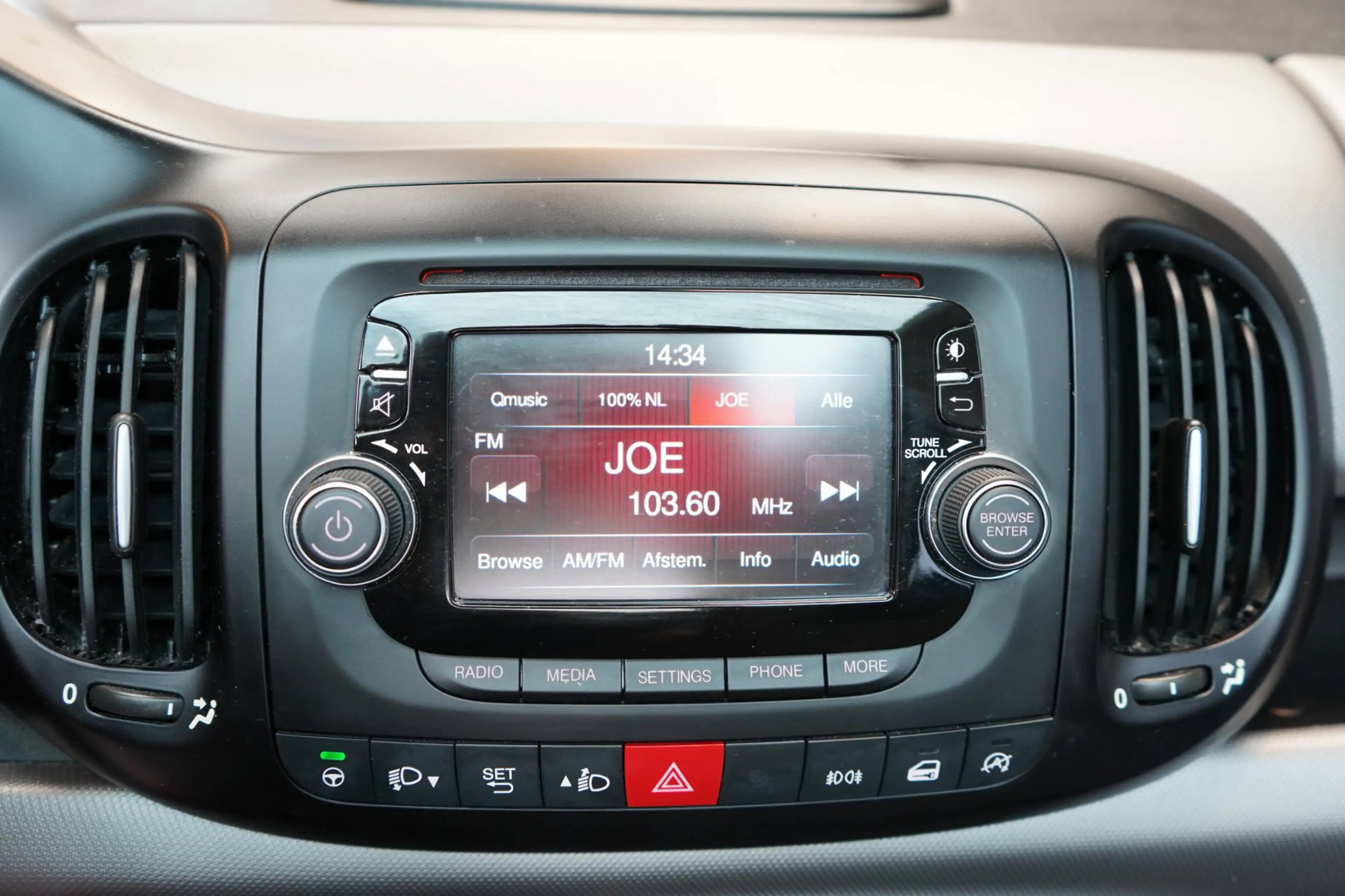 Fiat 500L Living 0.9 TwinAir PopStar | AIRCO | TREKHAAK | ST — photo 30