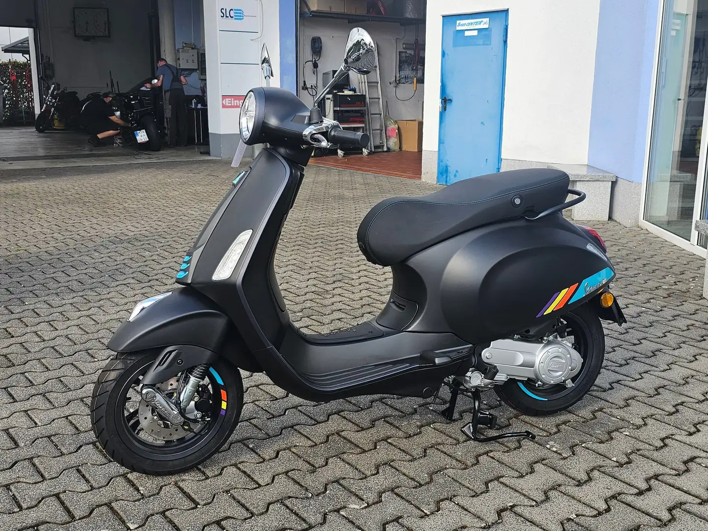 Vespa Primavera 50 S Schwarz - 1