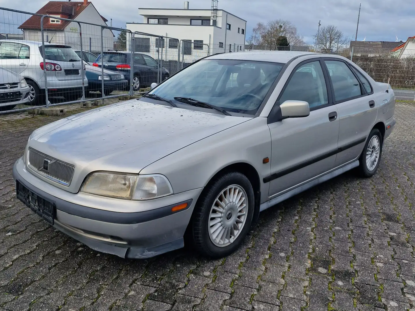 Volvo S40 1.8 Stříbrná - 1