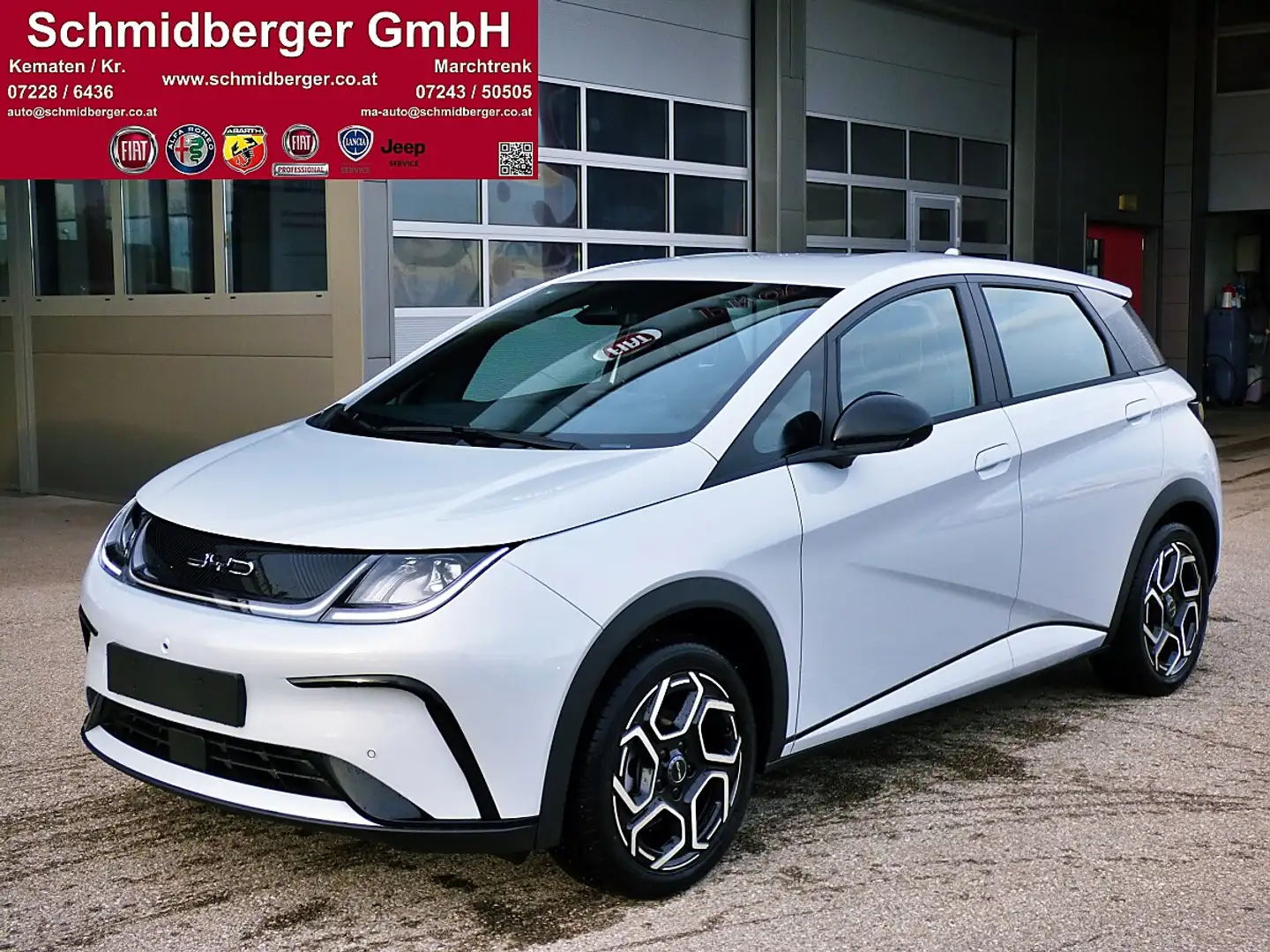 BYD Dolphin 60,4 kWh Comfort Österreich Paket Vorbestellt Weiß - 1