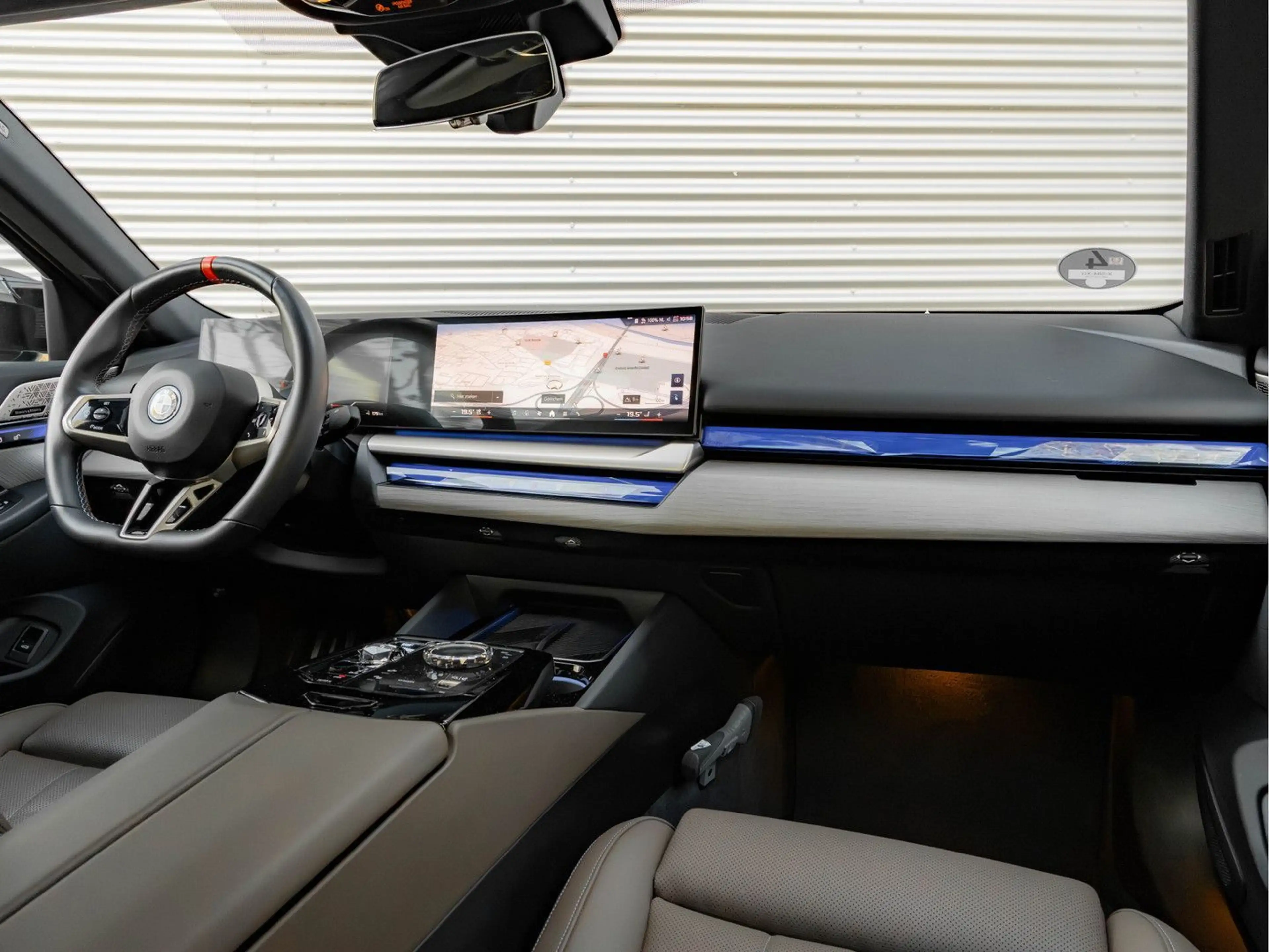 BMW i5 M60 xDrive - M-Sport Pro - Pano - Bowers & Wi — photo 5