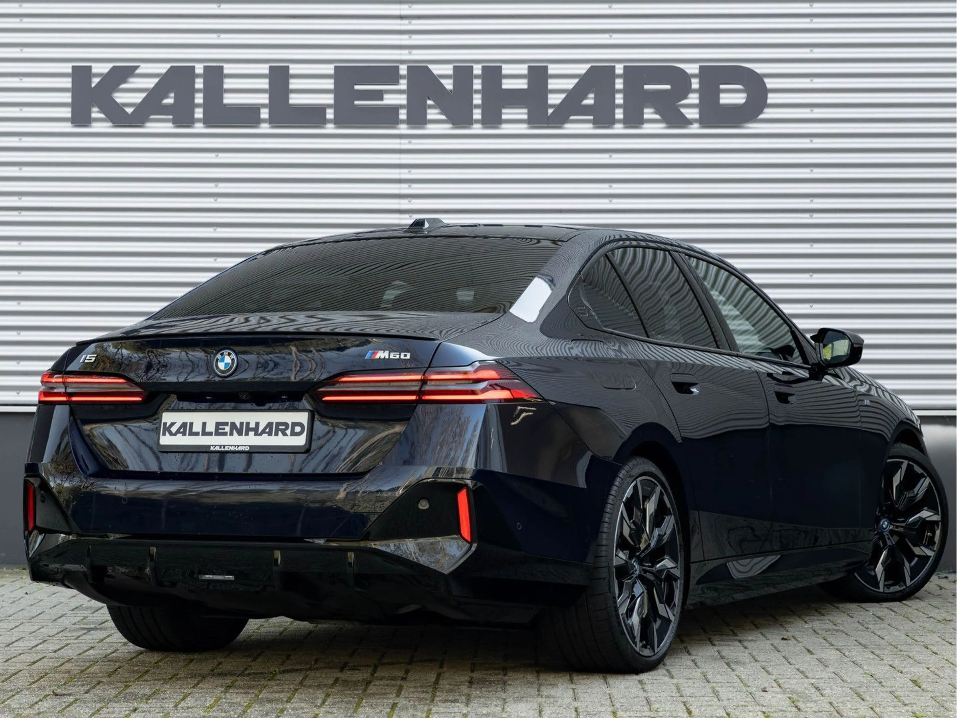 BMW i5 M60 xDrive - M-Sport Pro - Pano - Bowers & Wi — photo 3