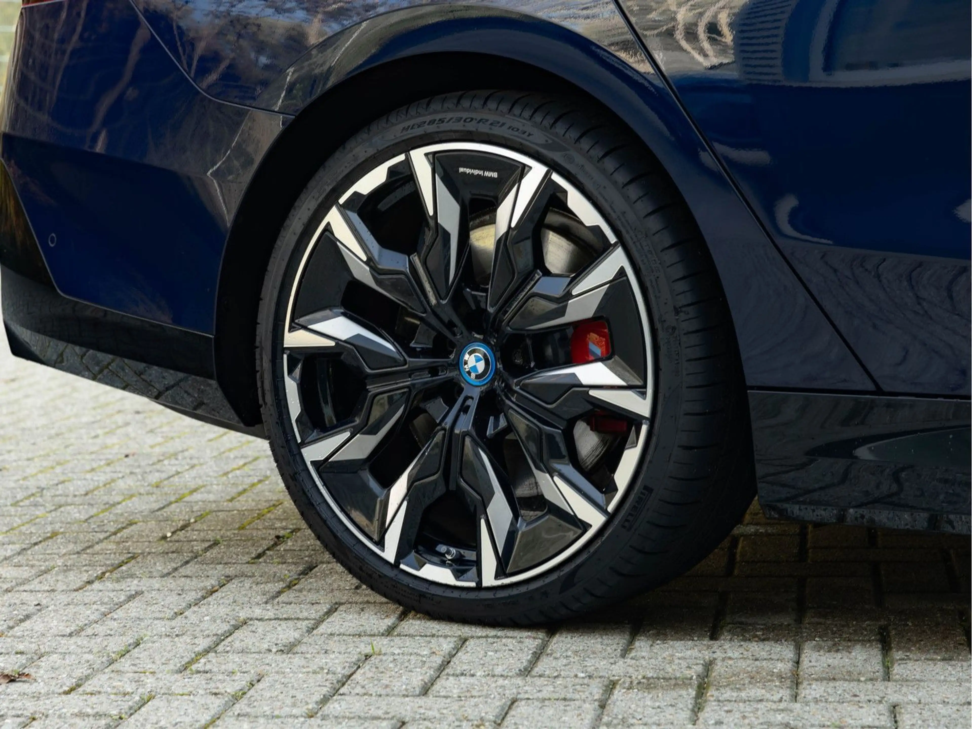 BMW i5 M60 xDrive - M-Sport Pro - Pano - Bowers & Wi — photo 15