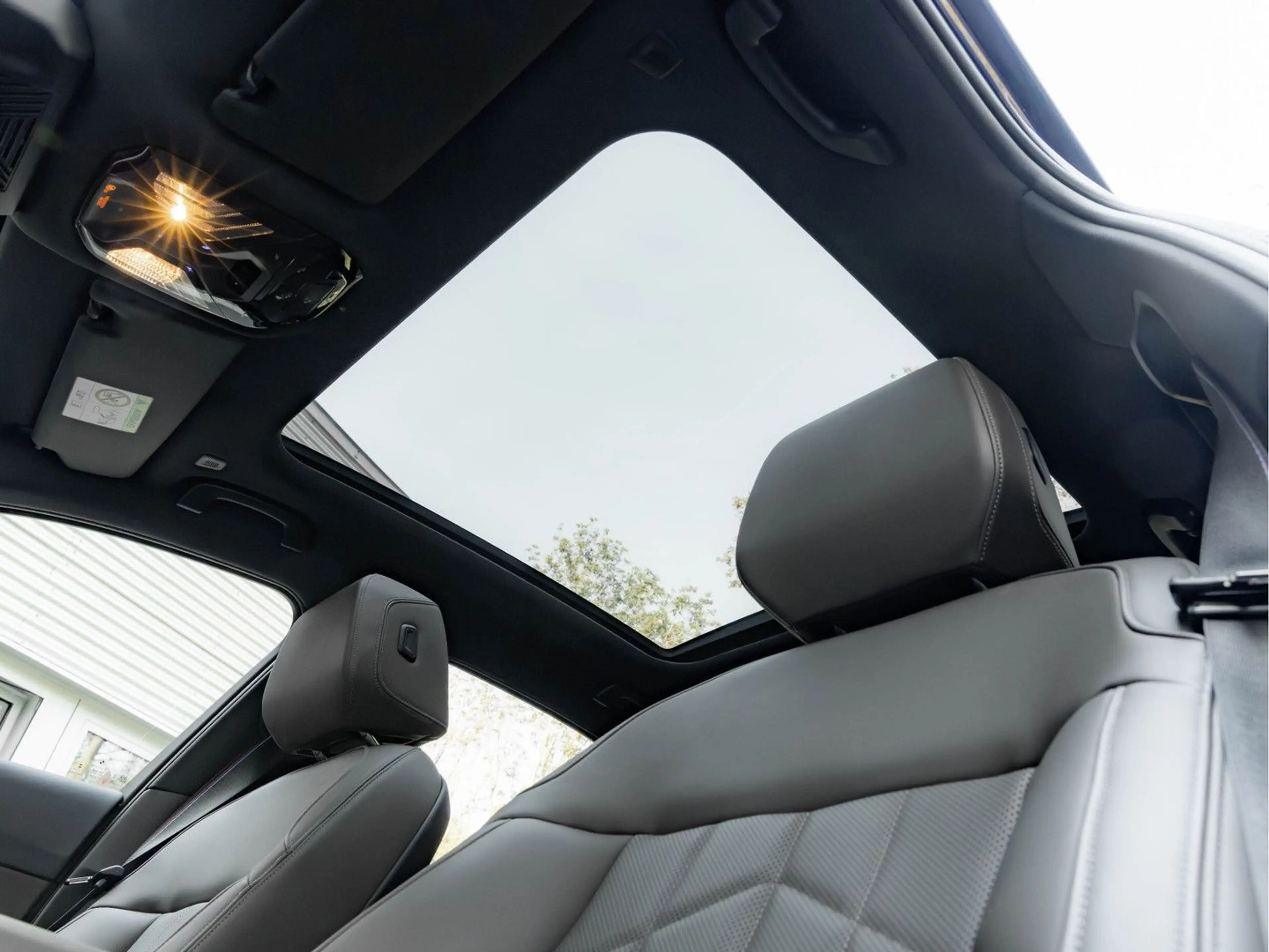 BMW i5 M60 xDrive - M-Sport Pro - Pano - Bowers & Wi — photo 4