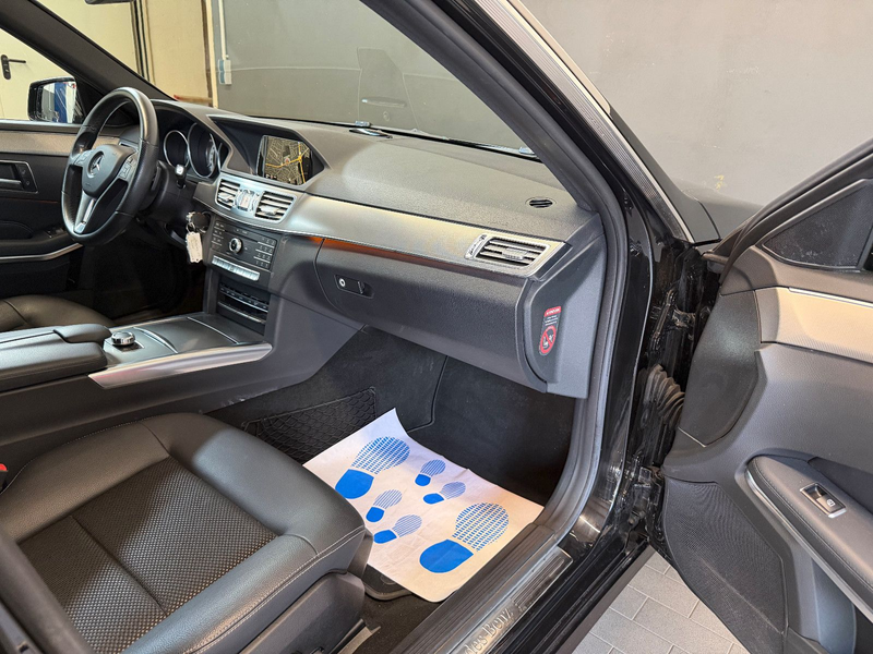 Mercedes-Benz E 220 4Matic/SHZ/PDC/AHK/AMBIENTE/2.HAND — photo 13