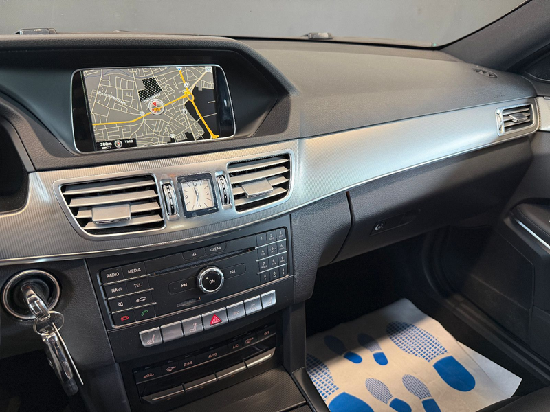 Mercedes-Benz E 220 4Matic/SHZ/PDC/AHK/AMBIENTE/2.HAND — photo 14