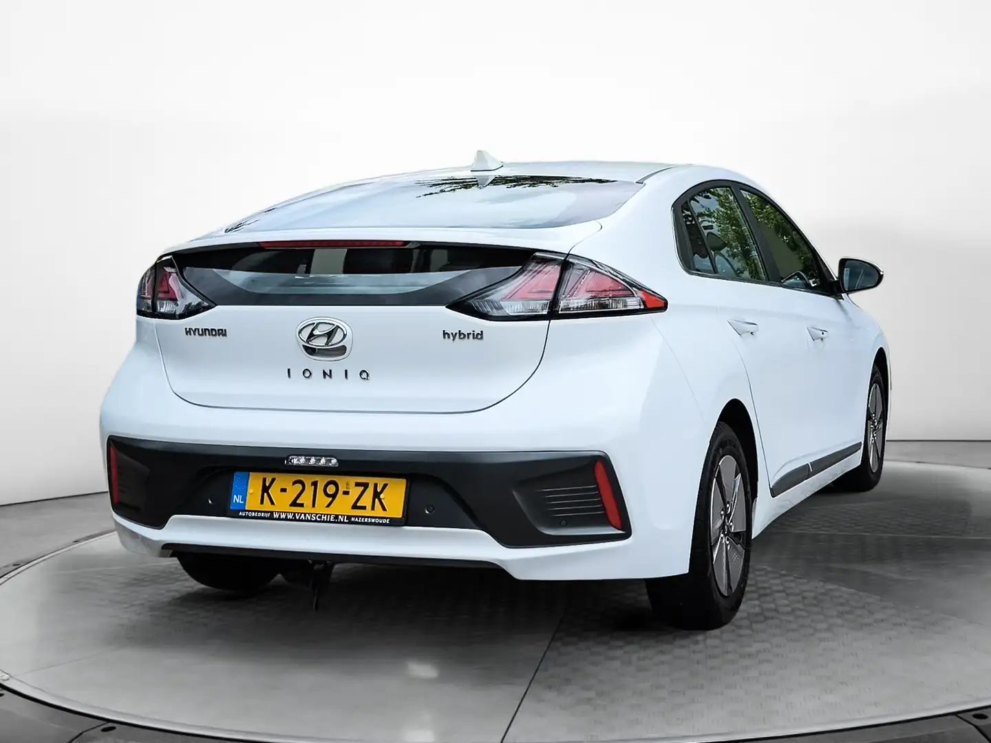 Hyundai IONIQ 1.6 GDi Premium Sky (105 PK) 1e-Eig. & Keurig-Onde Blanco - 2