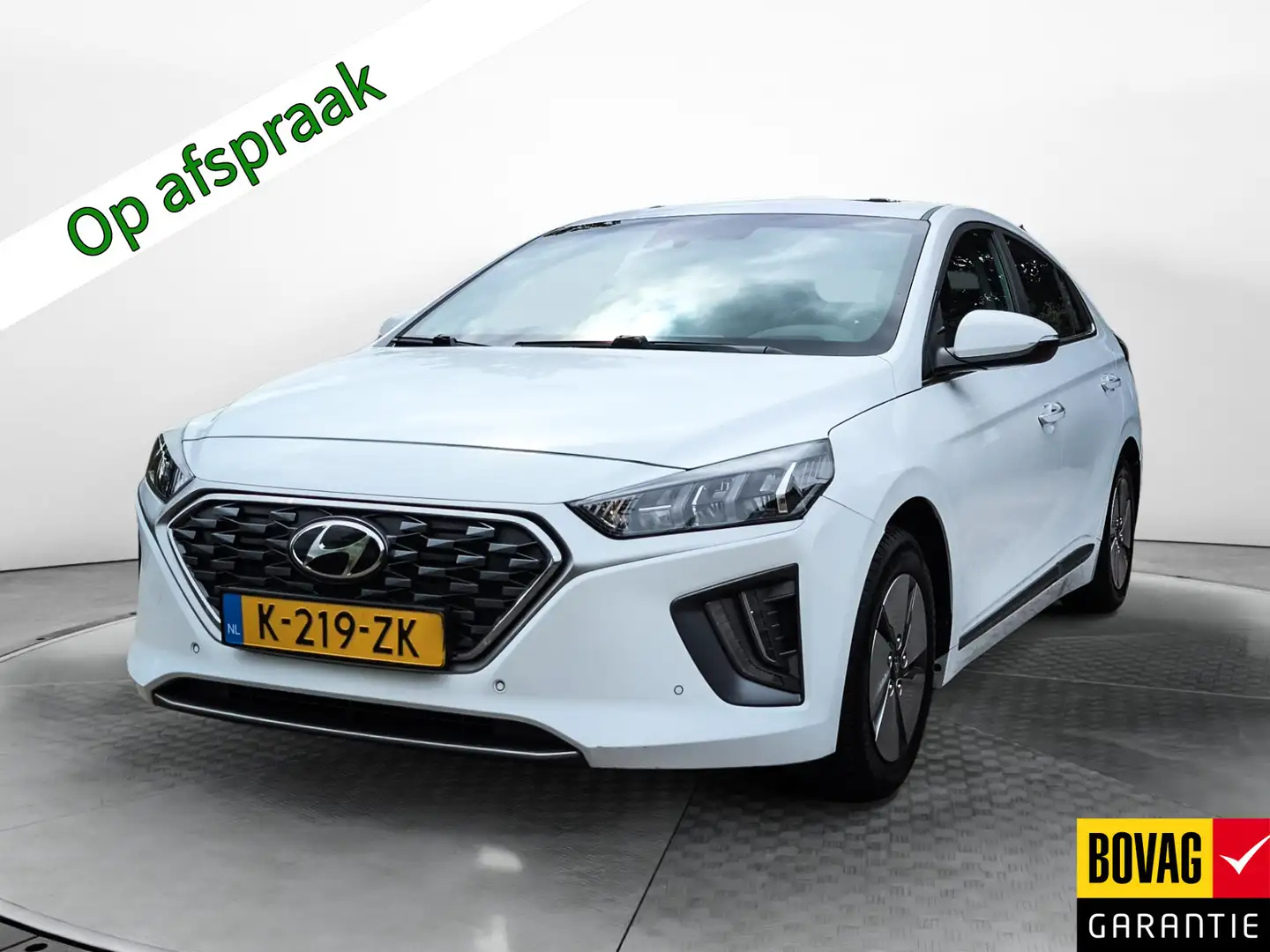 Hyundai IONIQ 1.6 GDi Premium Sky (105 PK) 1e-Eig. & Keurig-Onde Blanco - 1