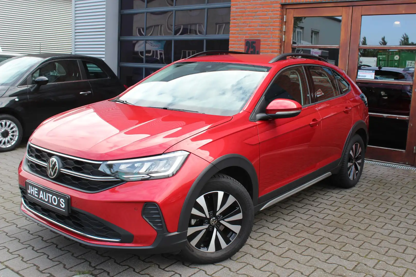 Volkswagen Taigo 1.0 TSI Life | NAP | LED | ACC | All Season banden Rood - 1