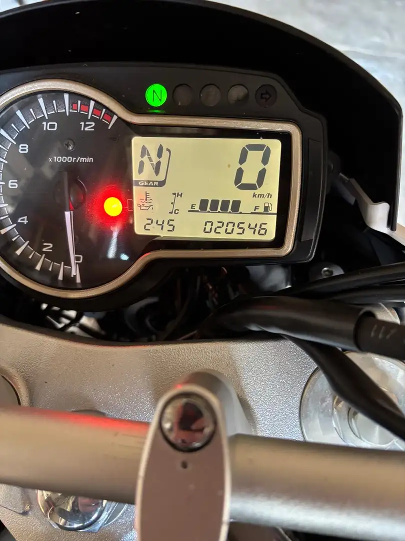 Suzuki GSR 750 Fehér - 2