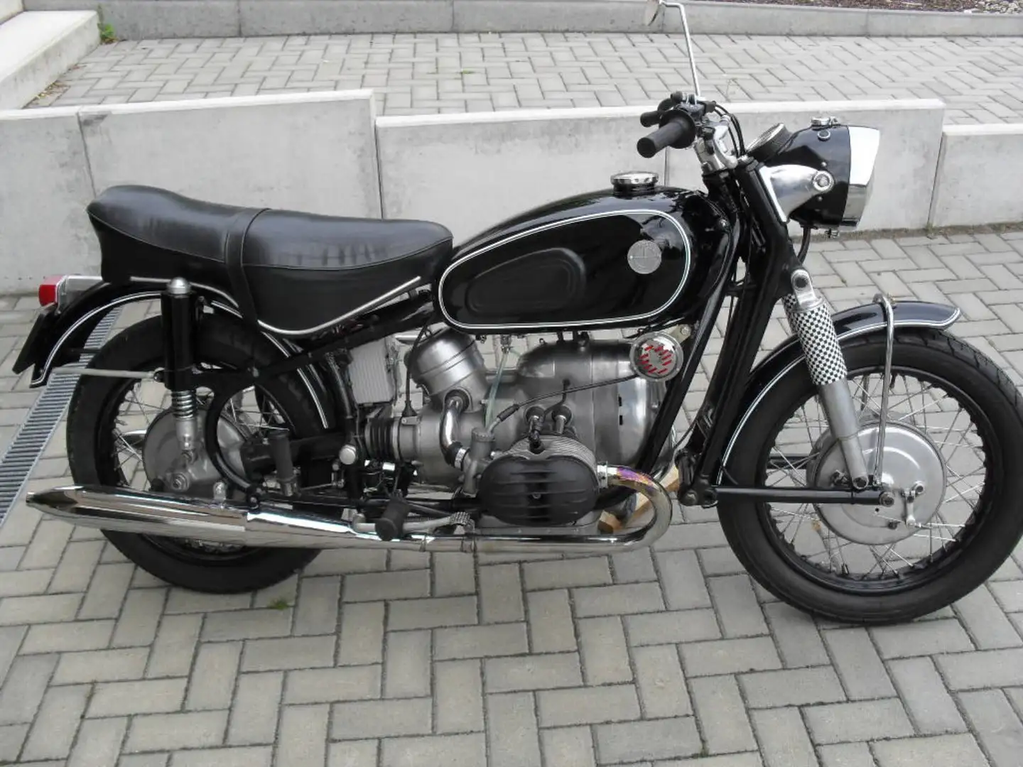 BMW R 60 Noir - 1