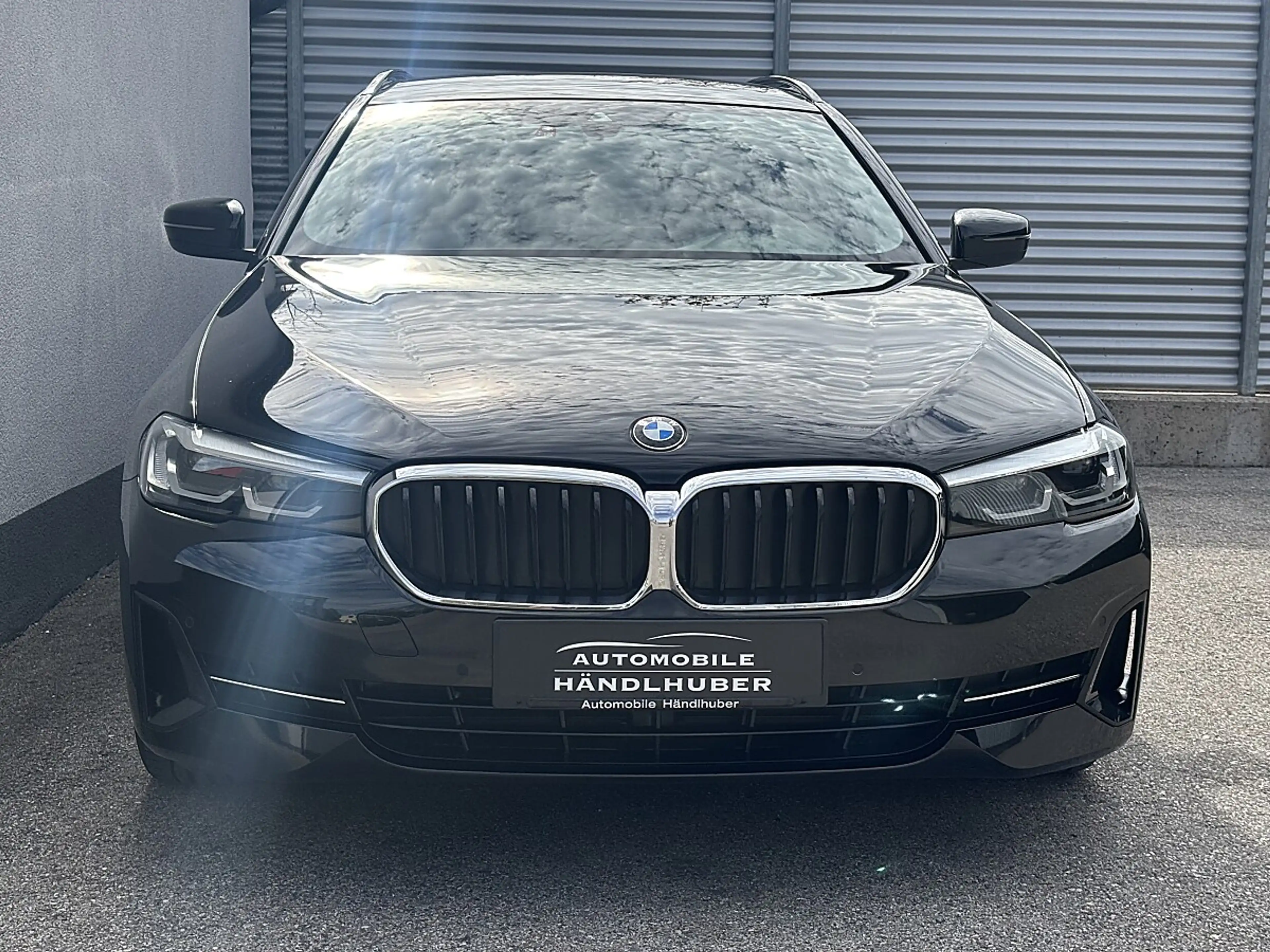 BMW 518 d Touring Aut. FACELIFT/LEDER/AHK/HIFI/SITZKLIM... — photo 9