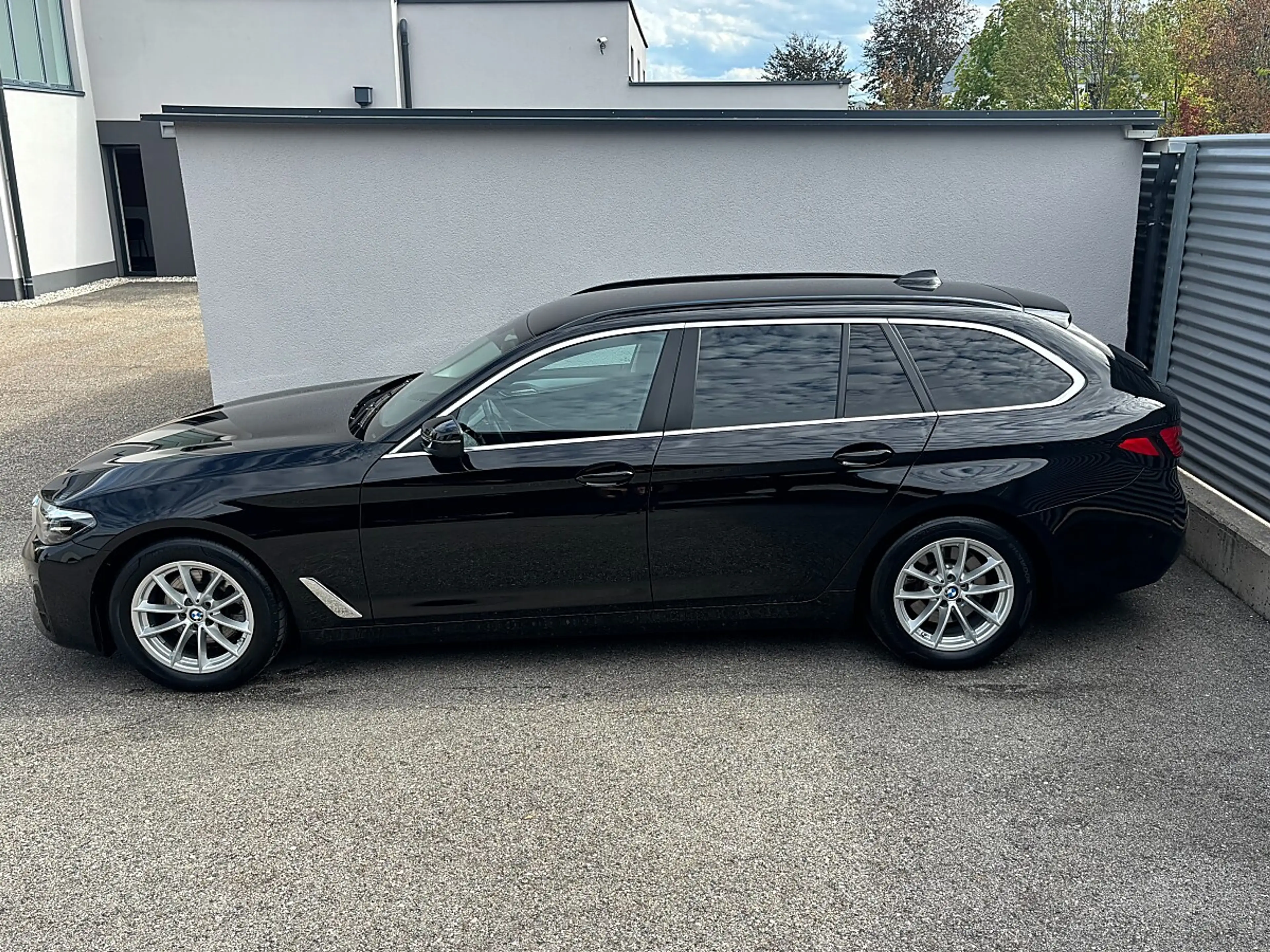 BMW 518 d Touring Aut. FACELIFT/LEDER/AHK/HIFI/SITZKLIM... — photo 14