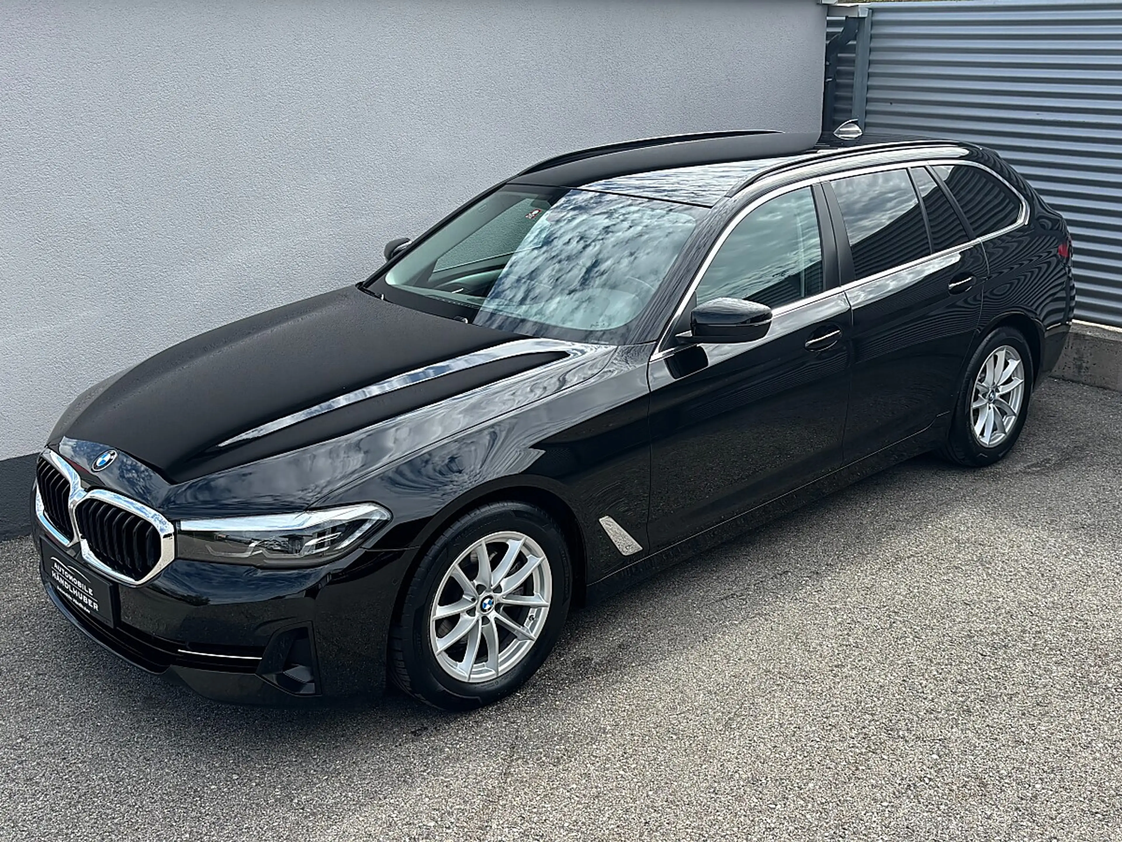 BMW 518 d Touring Aut. FACELIFT/LEDER/AHK/HIFI/SITZKLIM... — photo 3