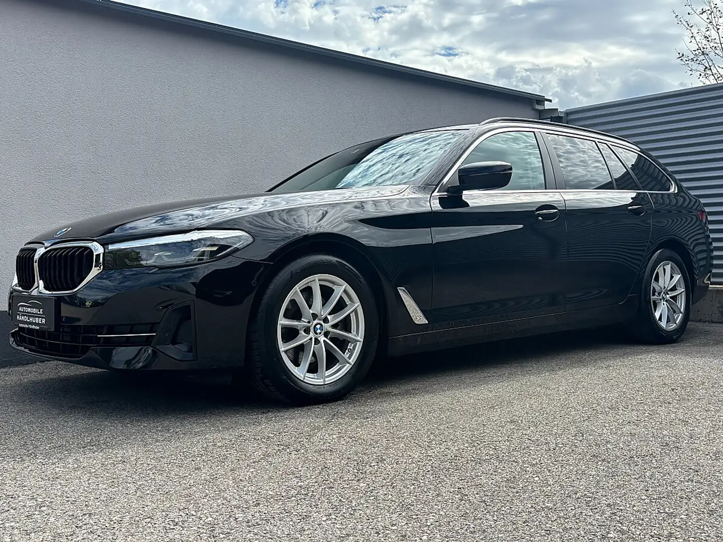 BMW 518 d Touring Aut. FACELIFT/LEDER/AHK/HIFI/SITZKLIM... Schwarz - 2