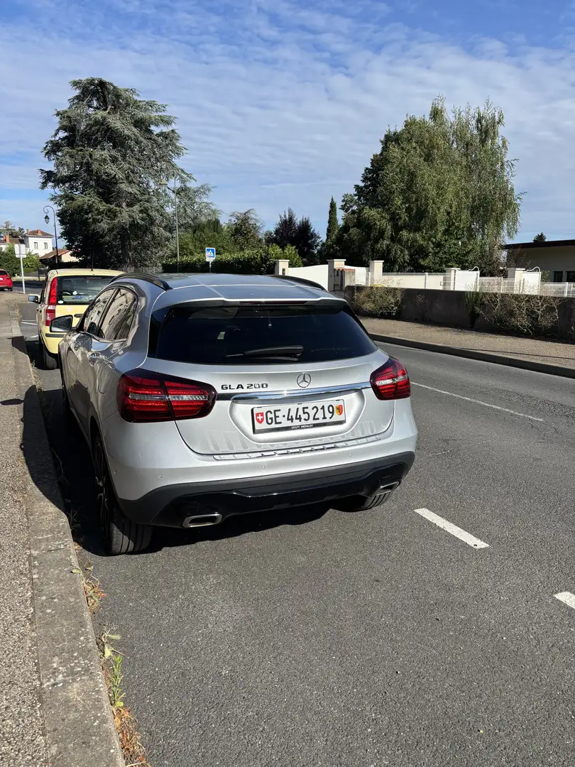 Mercedes-Benz GLA 200 7-G DCT Starlight Edition - 1
