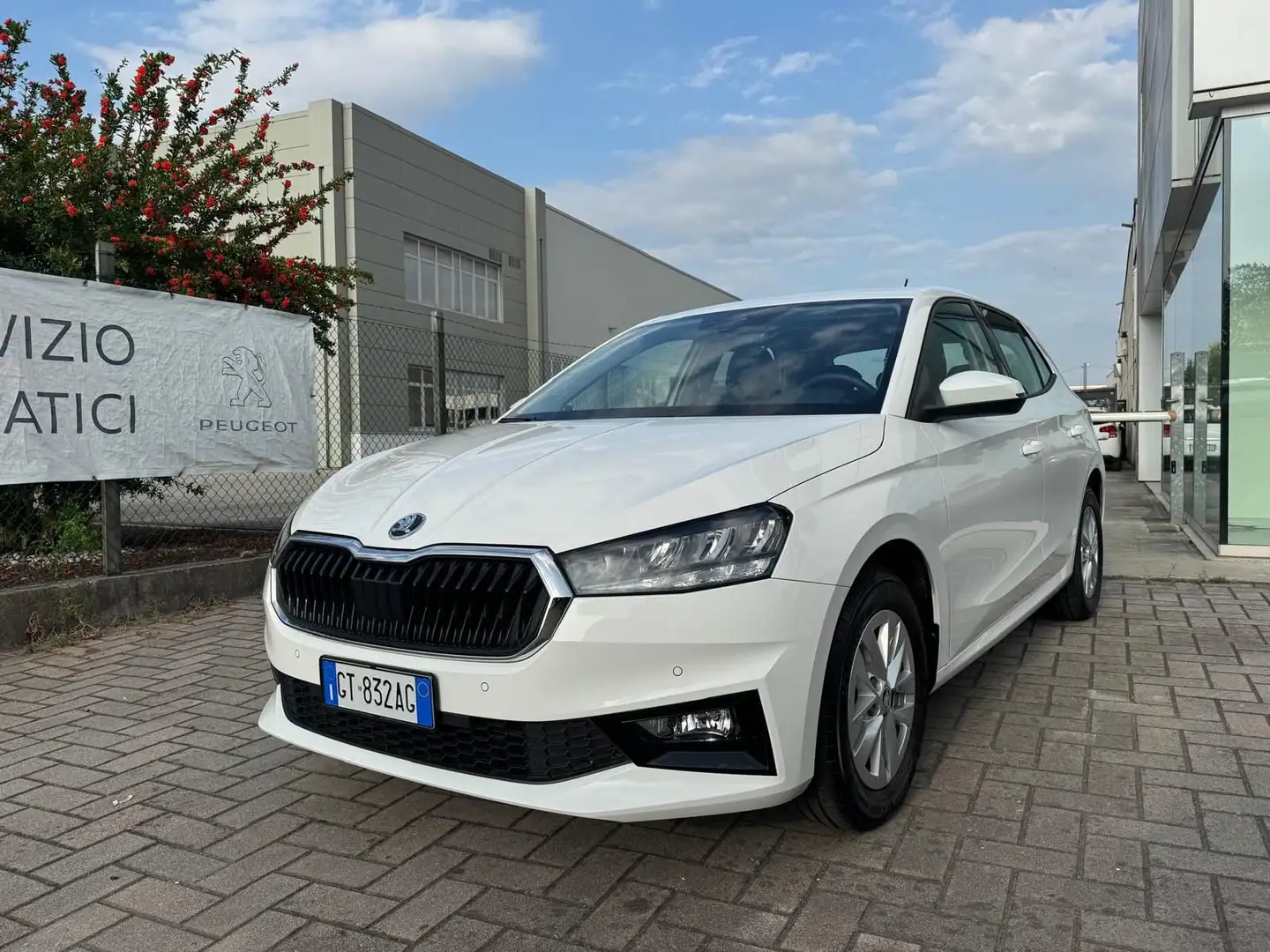 Skoda Fabia 1.0 MPI EVO 80 CV Selection Weiß - 1