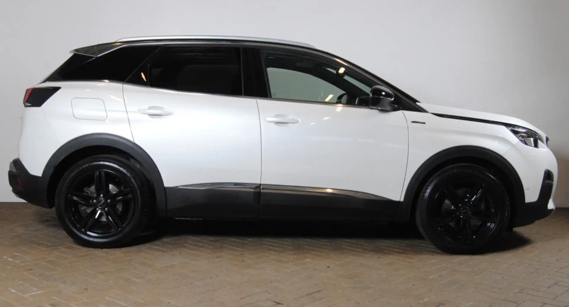 Peugeot 3008 1.6 e-THP GT Line Blanc - 2