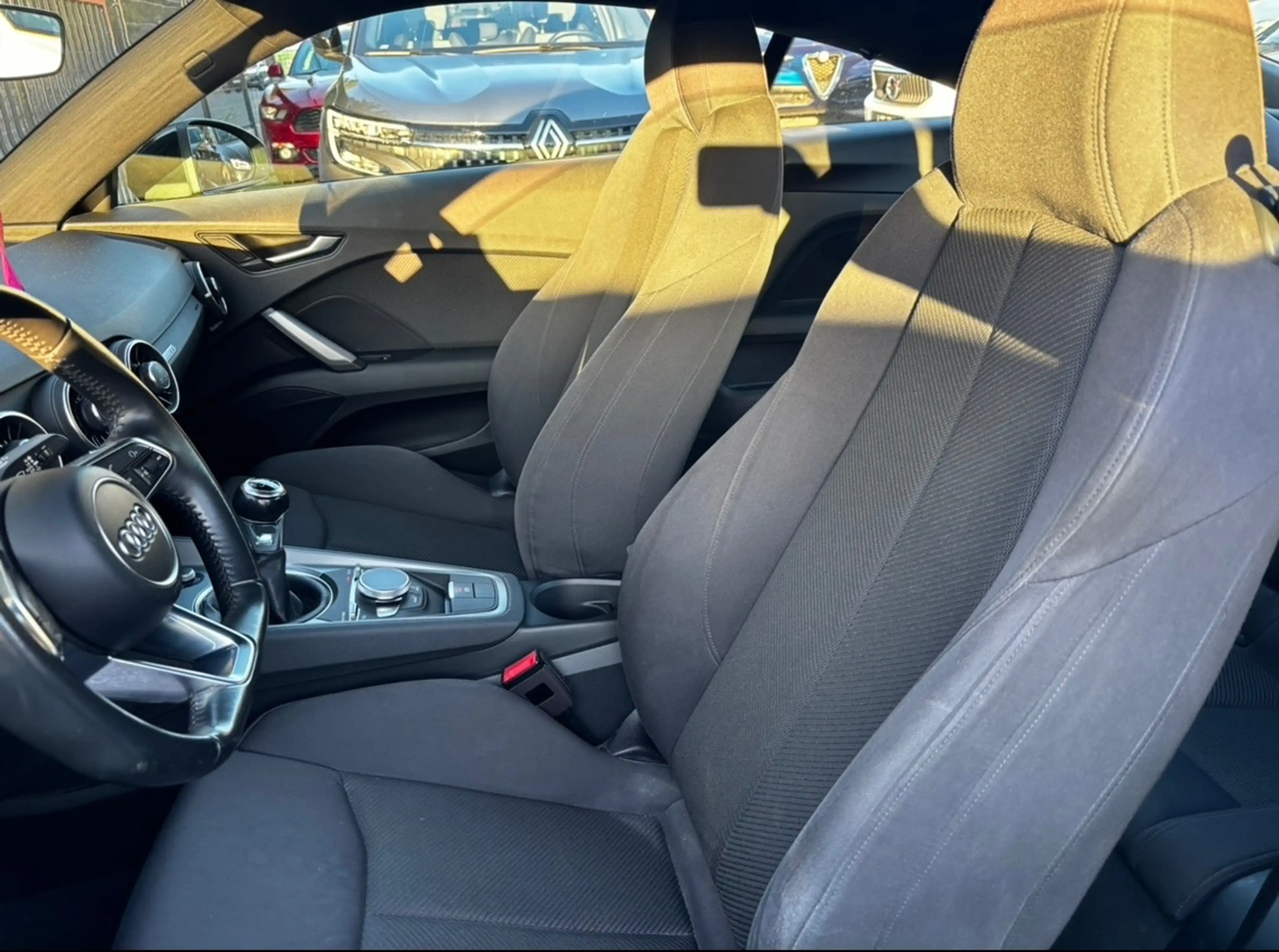 Audi TT Coupé 1.8 TFSI * SIÈGES CHAUFFANTS * GARANTIE 12-24 mois — photo 11
