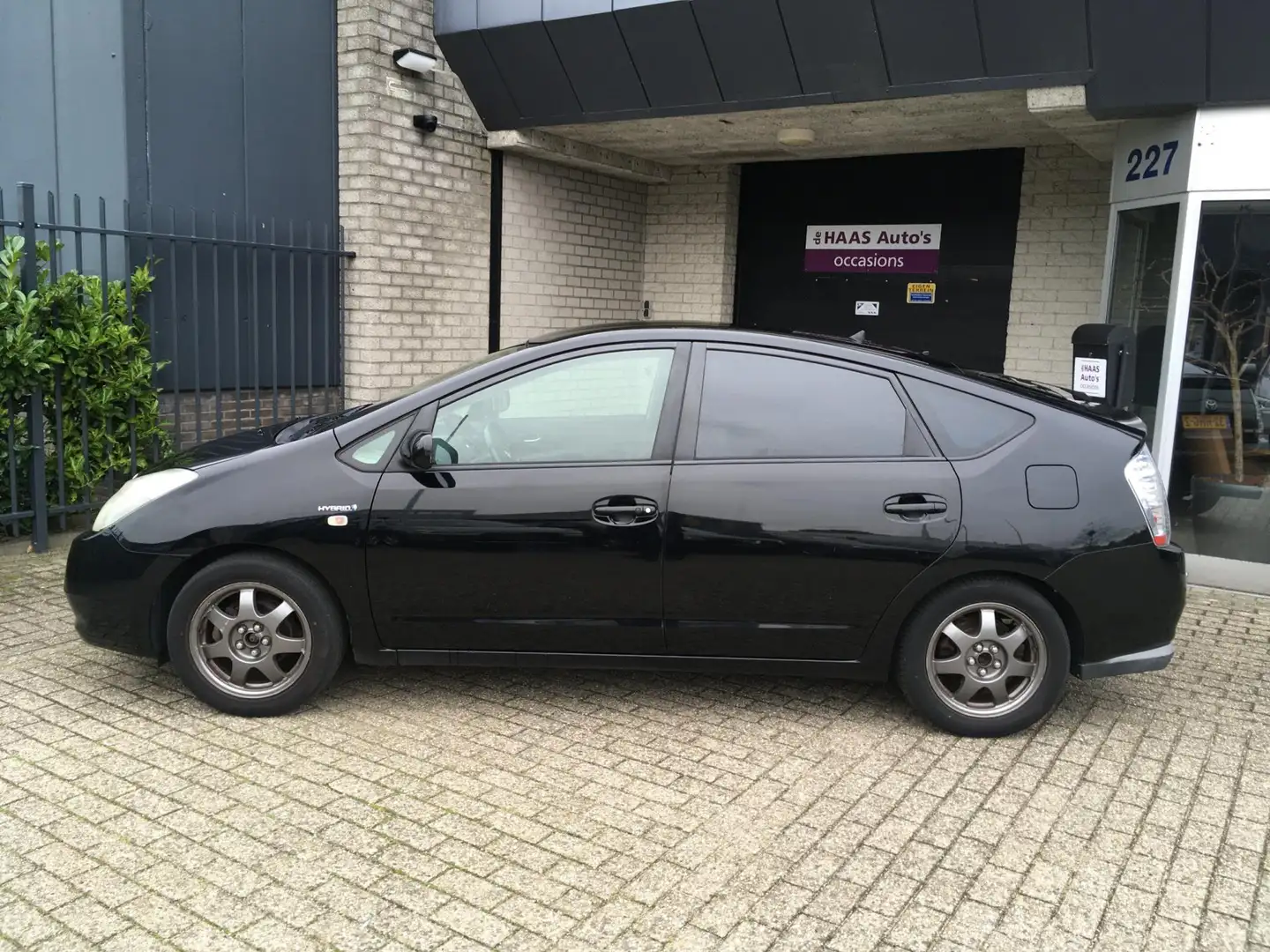 Toyota Prius 1.5 VVT-i Tech Edition / LEDER / EXPORT / ONDERHOU Zwart - 2