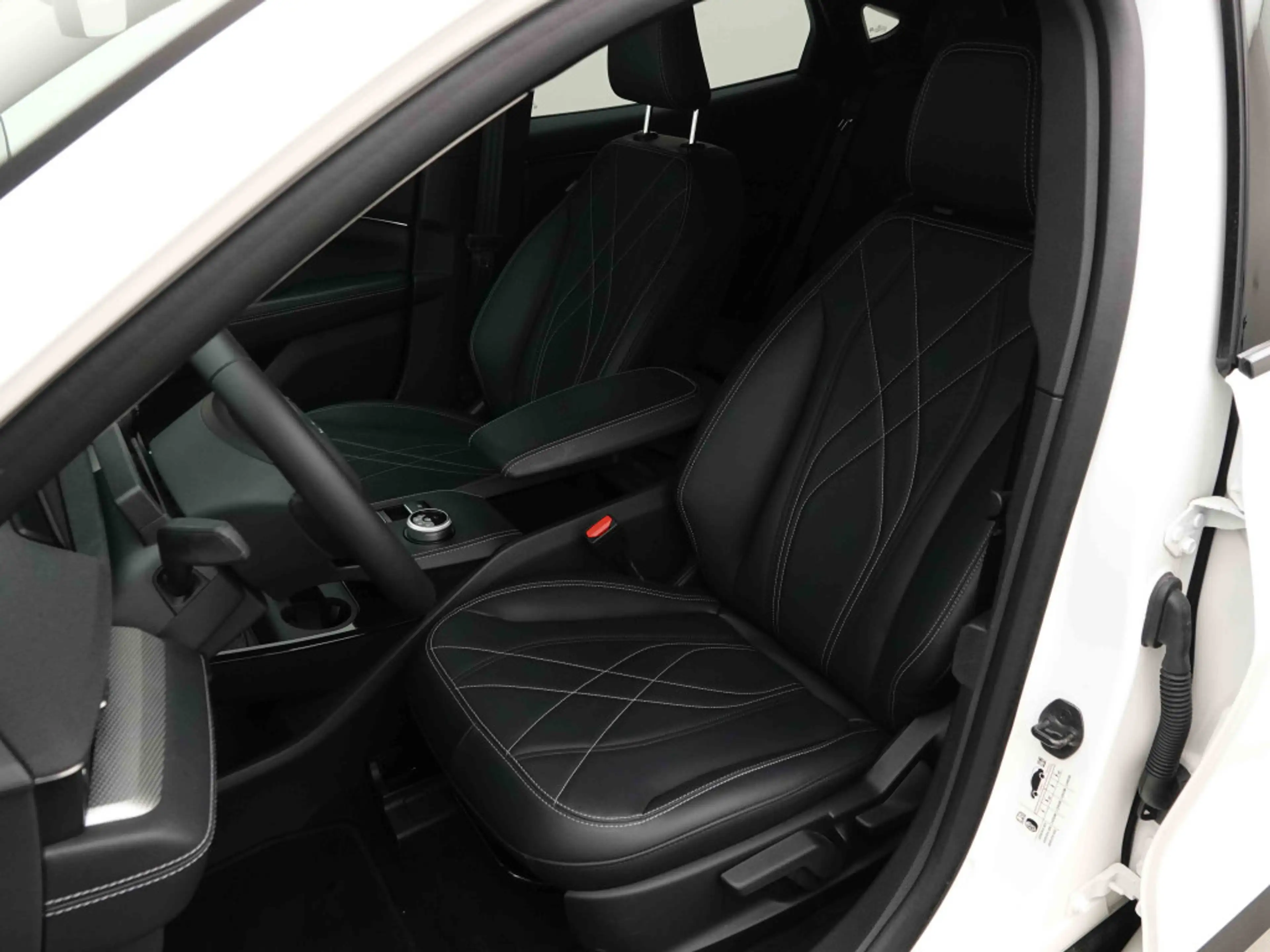 Ford Mustang Mach-E 72 kWh 294pk | 470 Km Range | GPS | Leather | Camera | LED | Keyless — photo 7