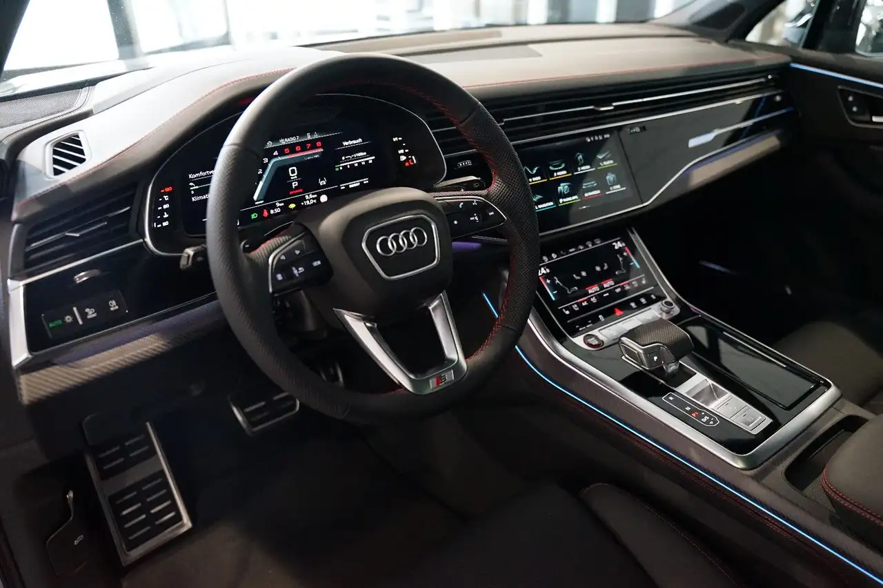 Audi SQ7 TFSI | Pano | Carbon | HuD | B&O | Nardograu 12
