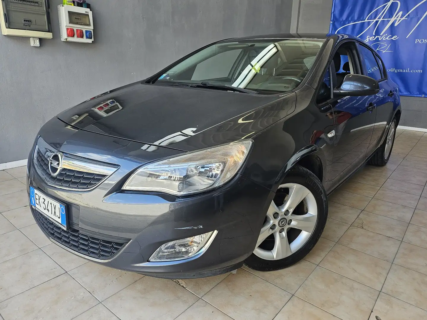 Opel Astra Astra IV 2010 5p 1.7 cdti Cosmo 110cv Grigio - 1