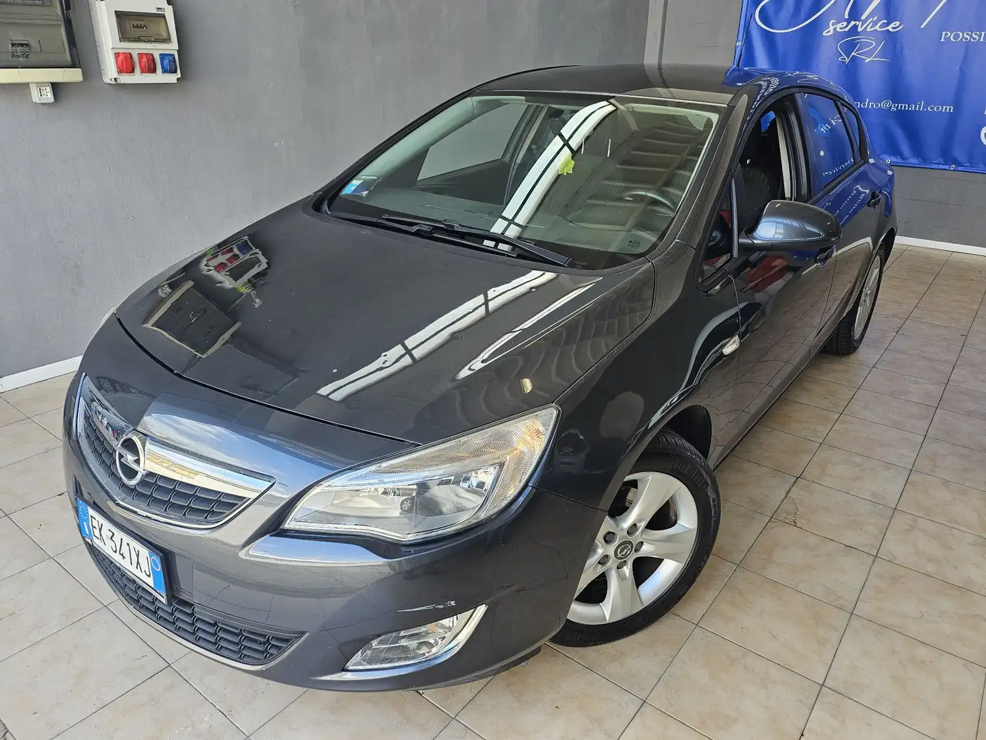 Opel Astra Astra IV 2010 5p 1.7 cdti Cosmo 110cv Grigio - 2