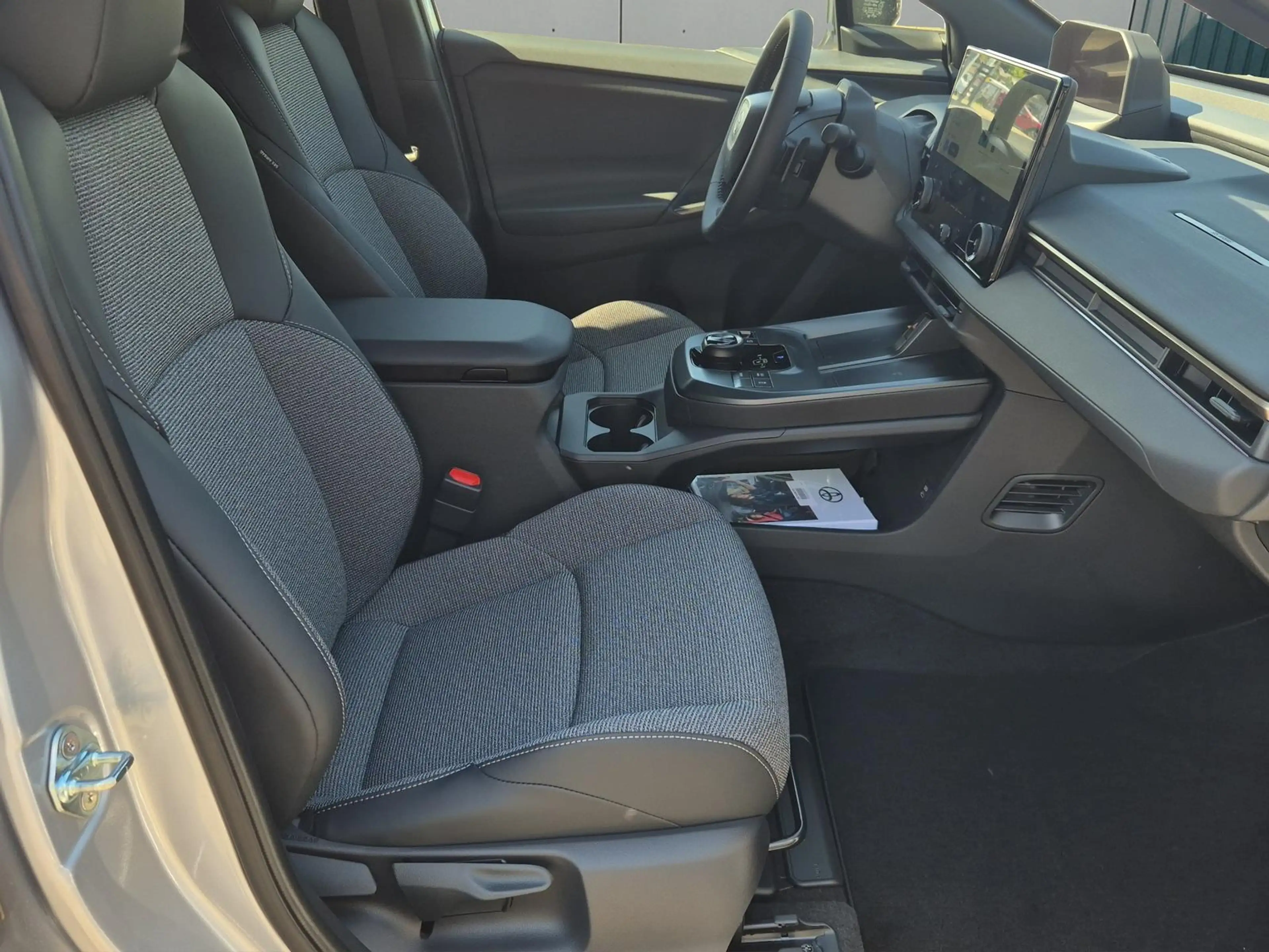 Toyota bZ4X Touring FWD Teamplayer - NAVI+360°+LED+eHk — photo 11
