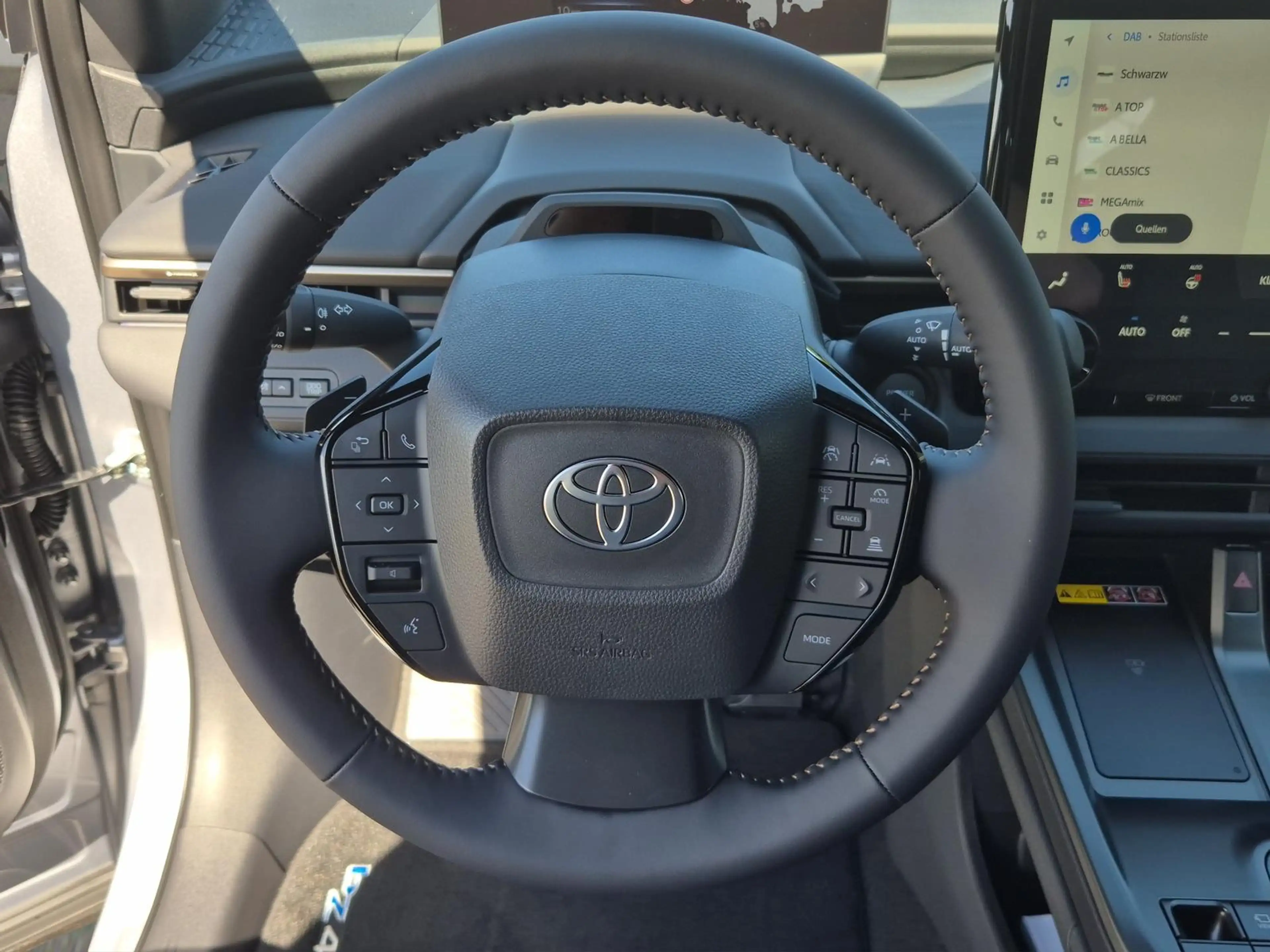 Toyota bZ4X Touring FWD Teamplayer - NAVI+360°+LED+eHk — photo 12