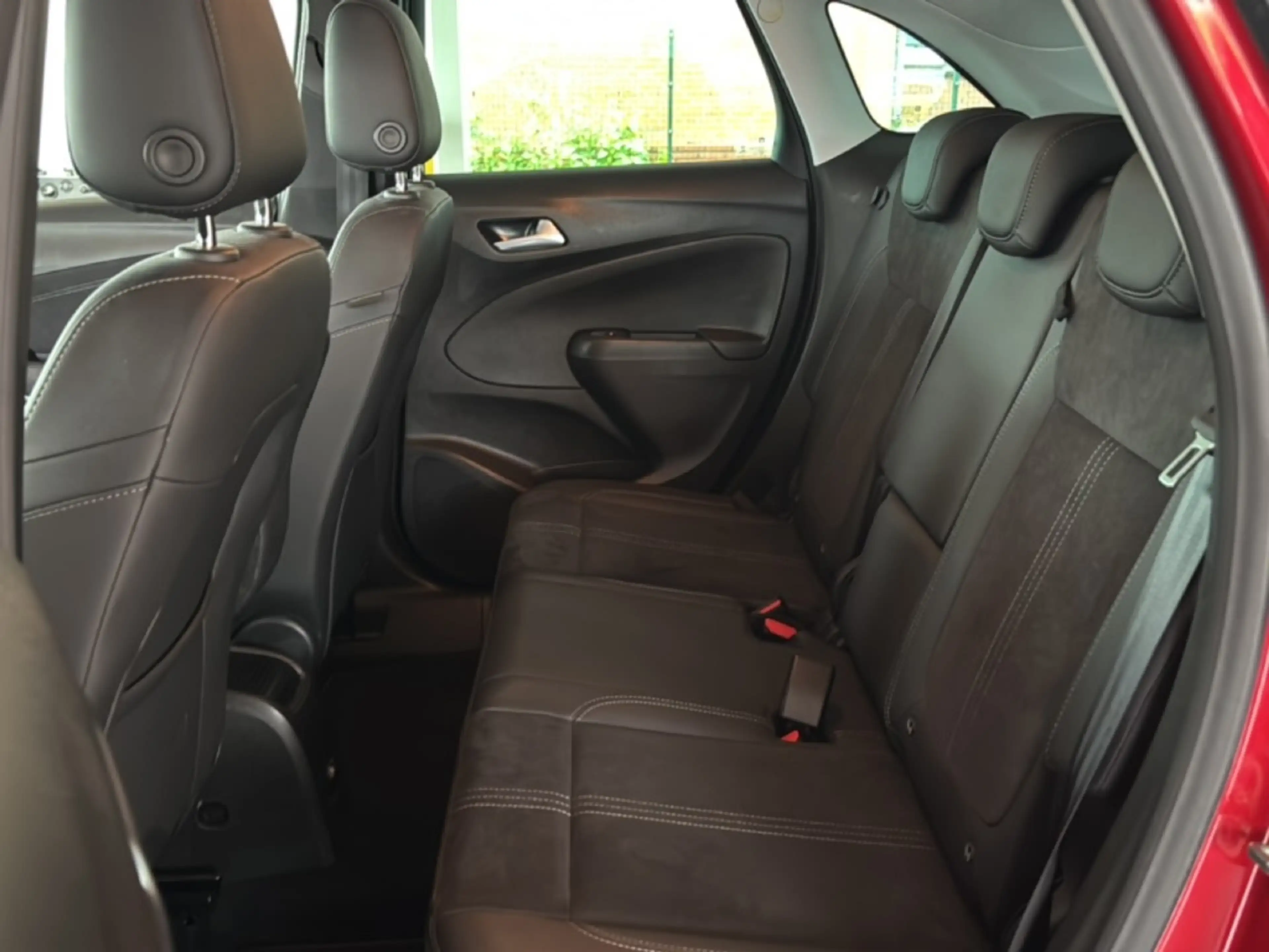 Opel Crossland Ultimate Shz Navi Kamera PDC v+h HUD Leder LED App — photo 14