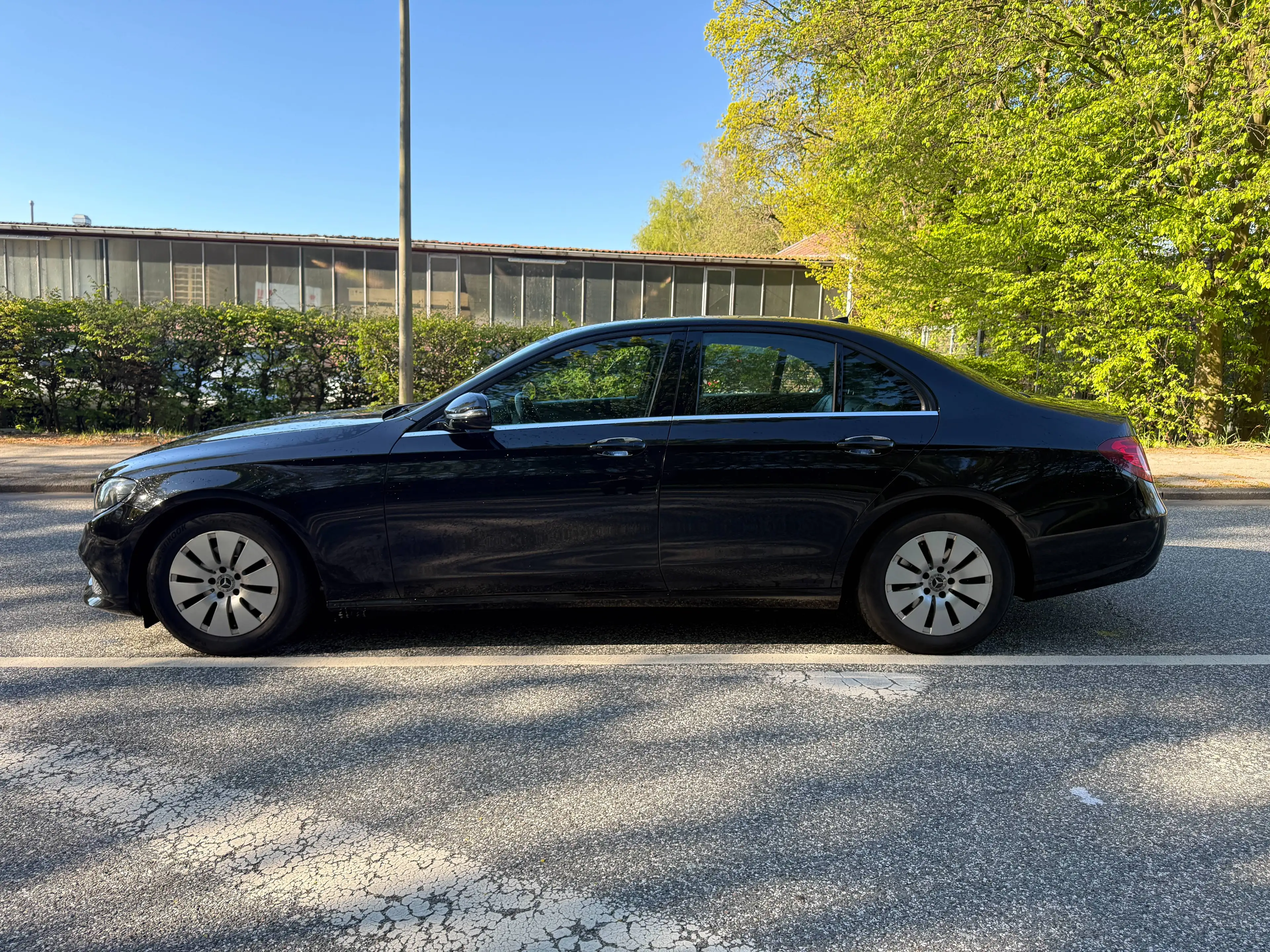 Mercedes-Benz E 220 -Limousine-Navi/Comand-PDC-TOP — photo 2