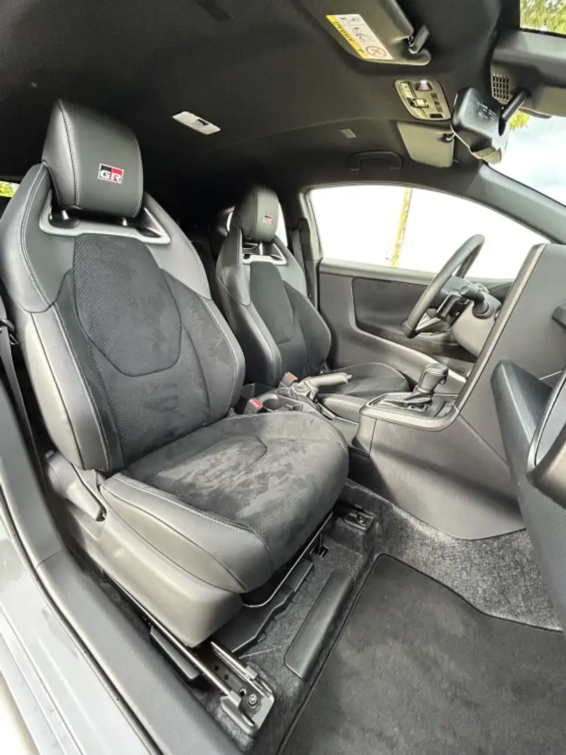 Toyota Yaris GR RZ Aut. Gris - 2