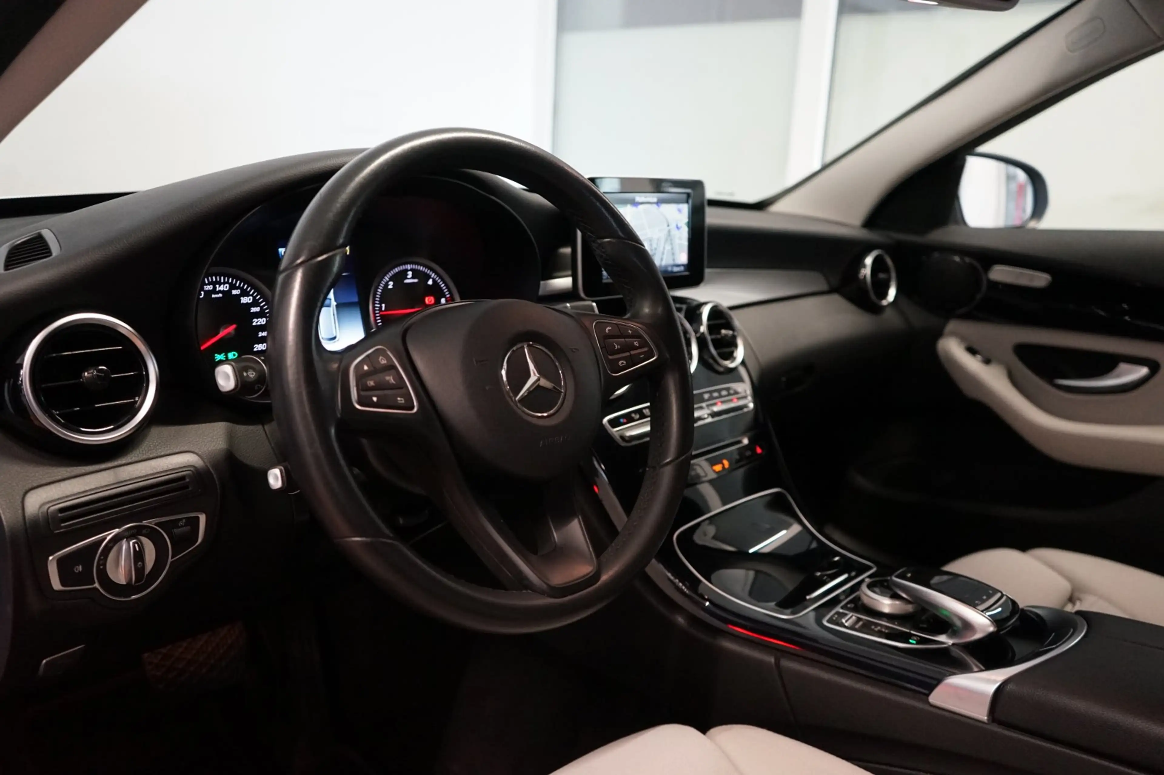 Mercedes-Benz C 200 d T 7G Tronic Plus|LED|NAVI|AHK — photo 9
