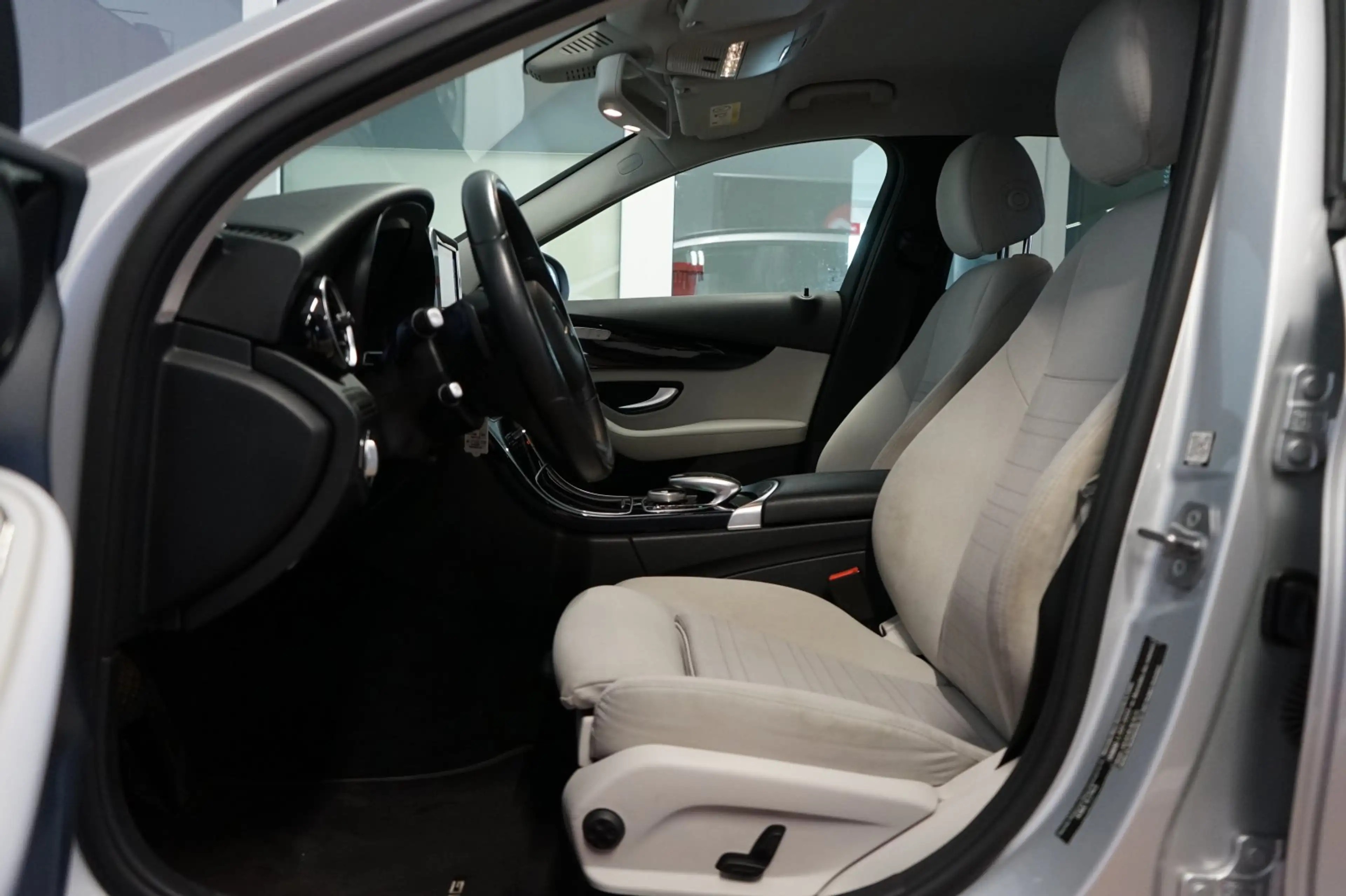 Mercedes-Benz C 200 d T 7G Tronic Plus|LED|NAVI|AHK — photo 6